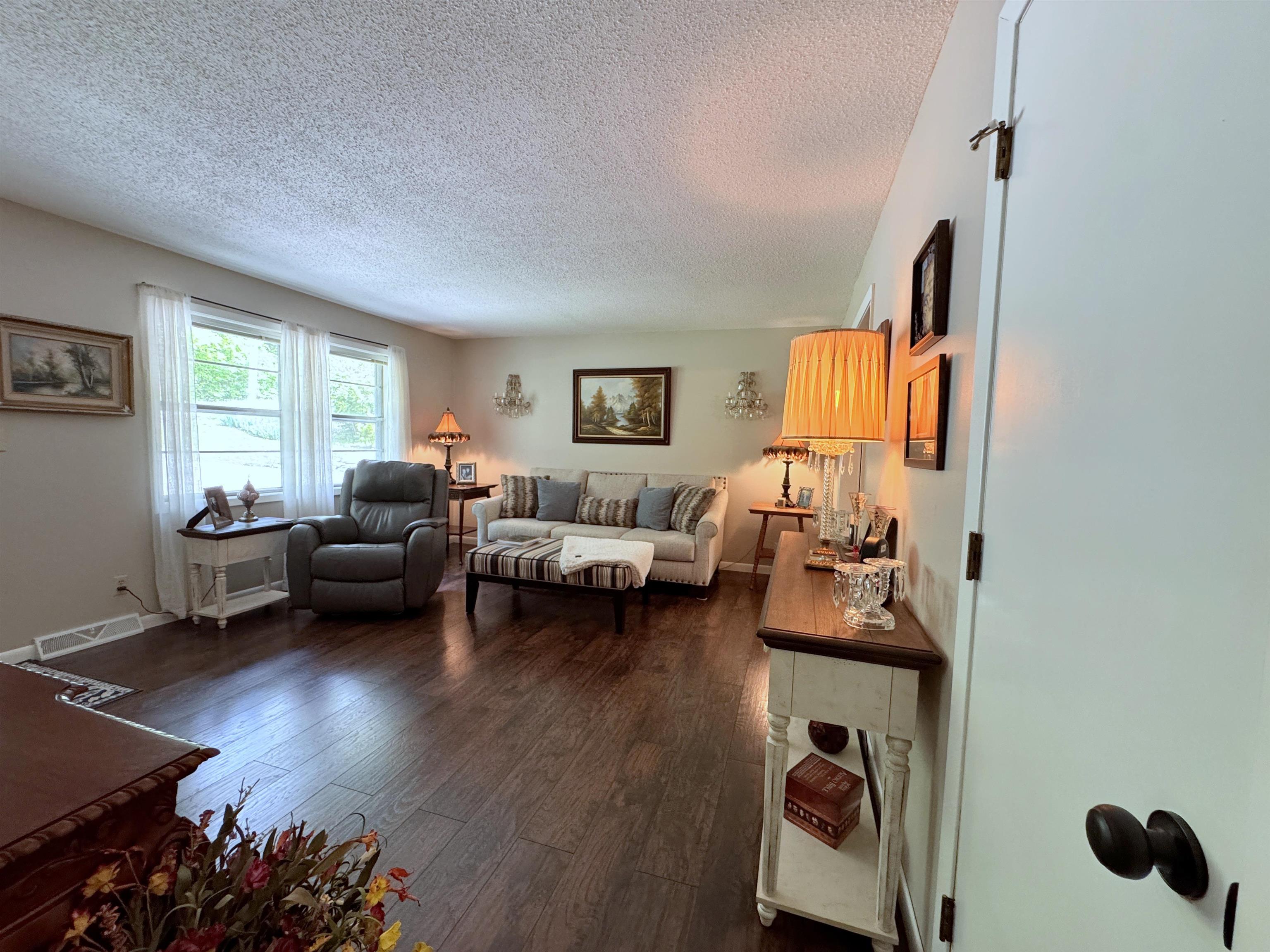 9  Mineola  Cherokee Village, AR