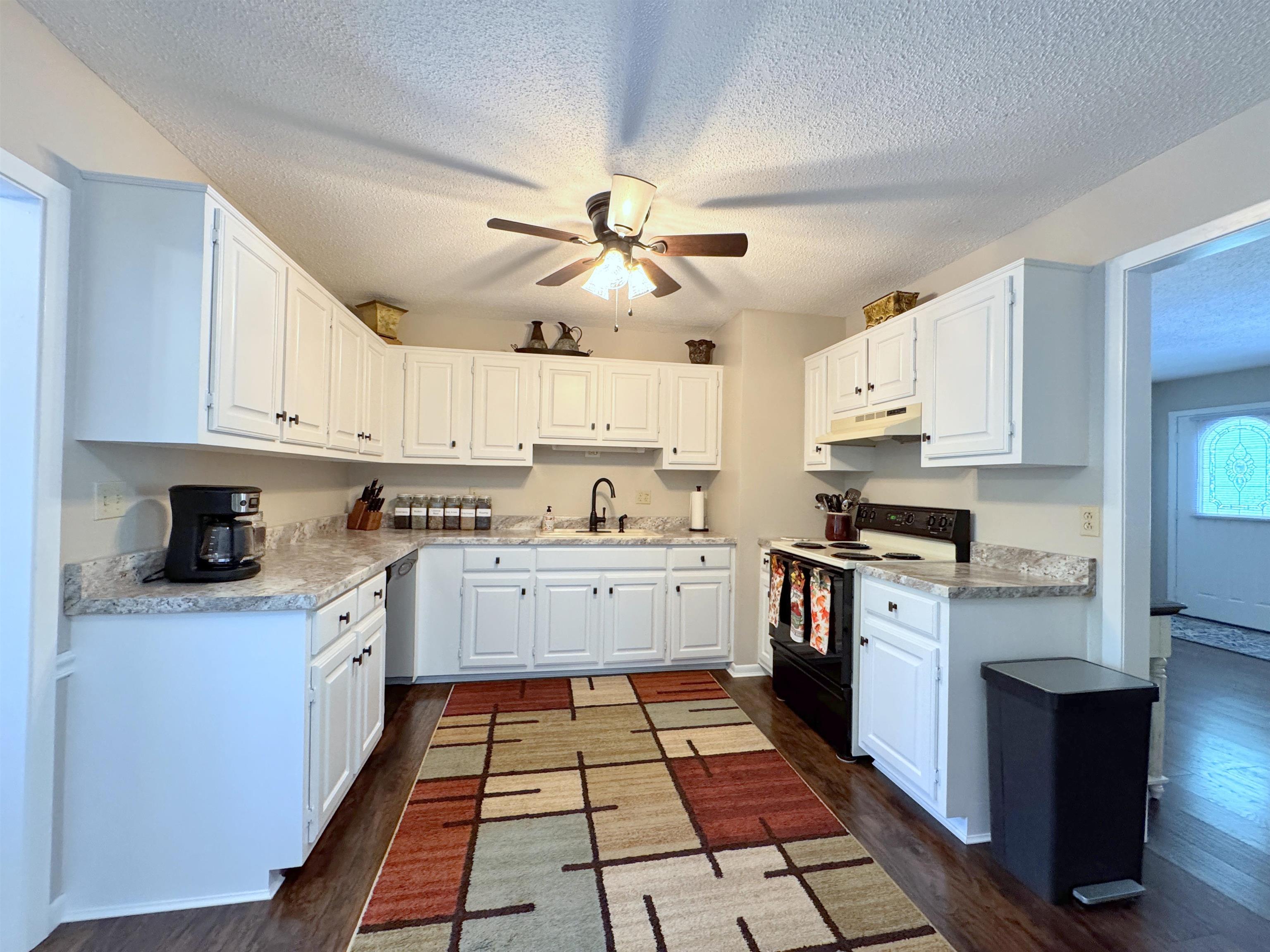 9  Mineola  Cherokee Village, AR