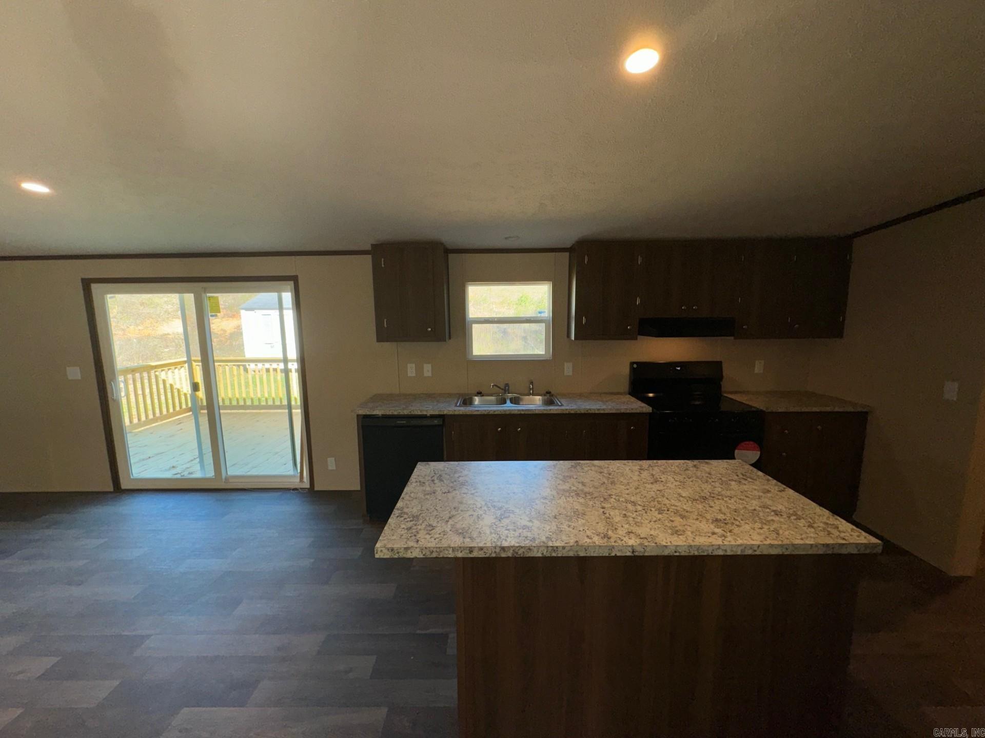 155  Parkshores  Hot Springs, AR