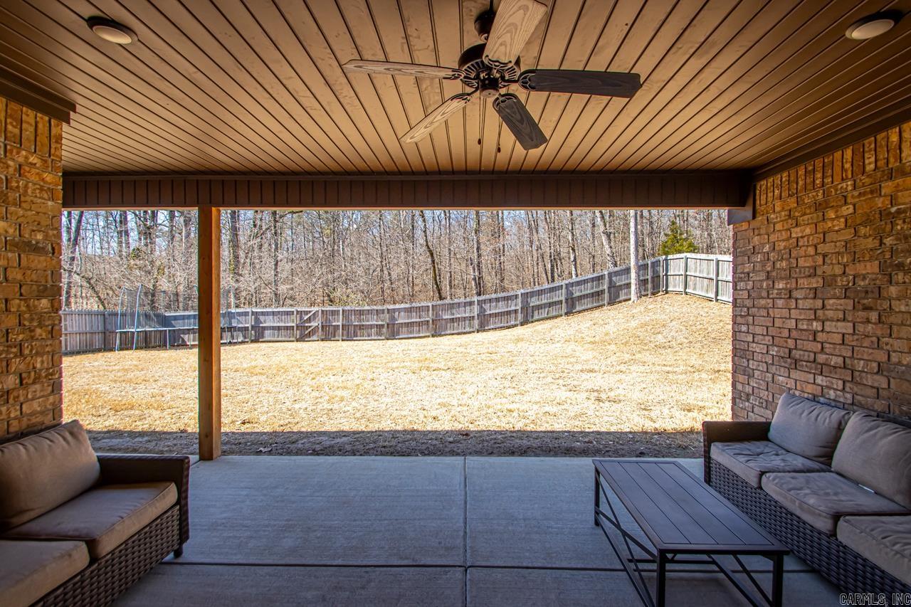 7841 S Shoreline  Benton, AR