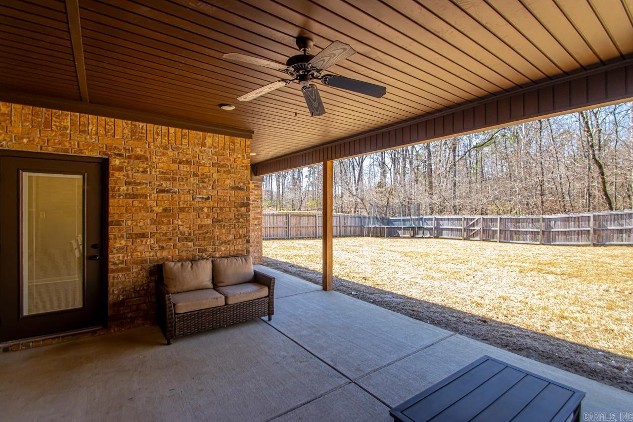 7841 S Shoreline  Benton, AR