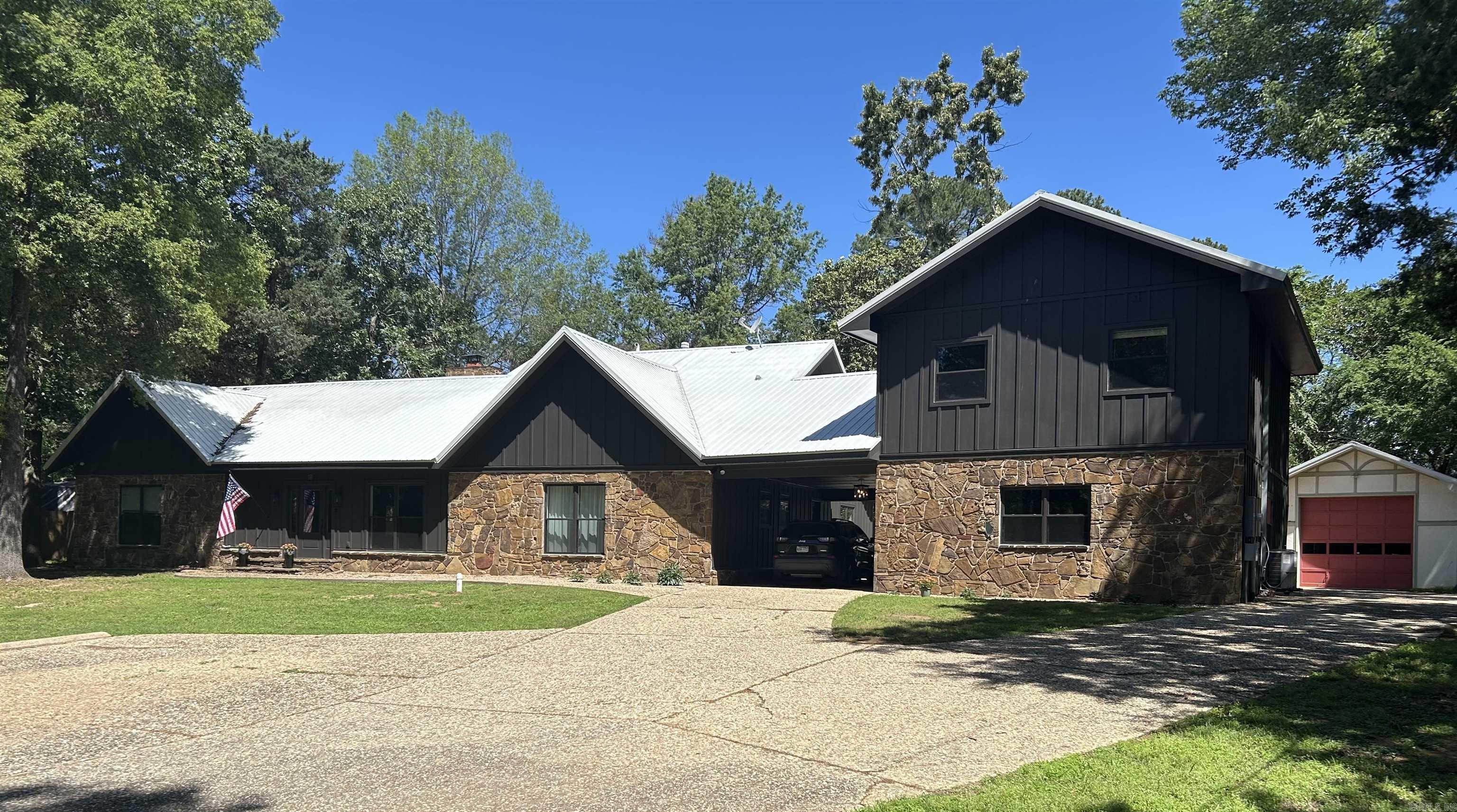 18  Riviera Dr  Conway, AR