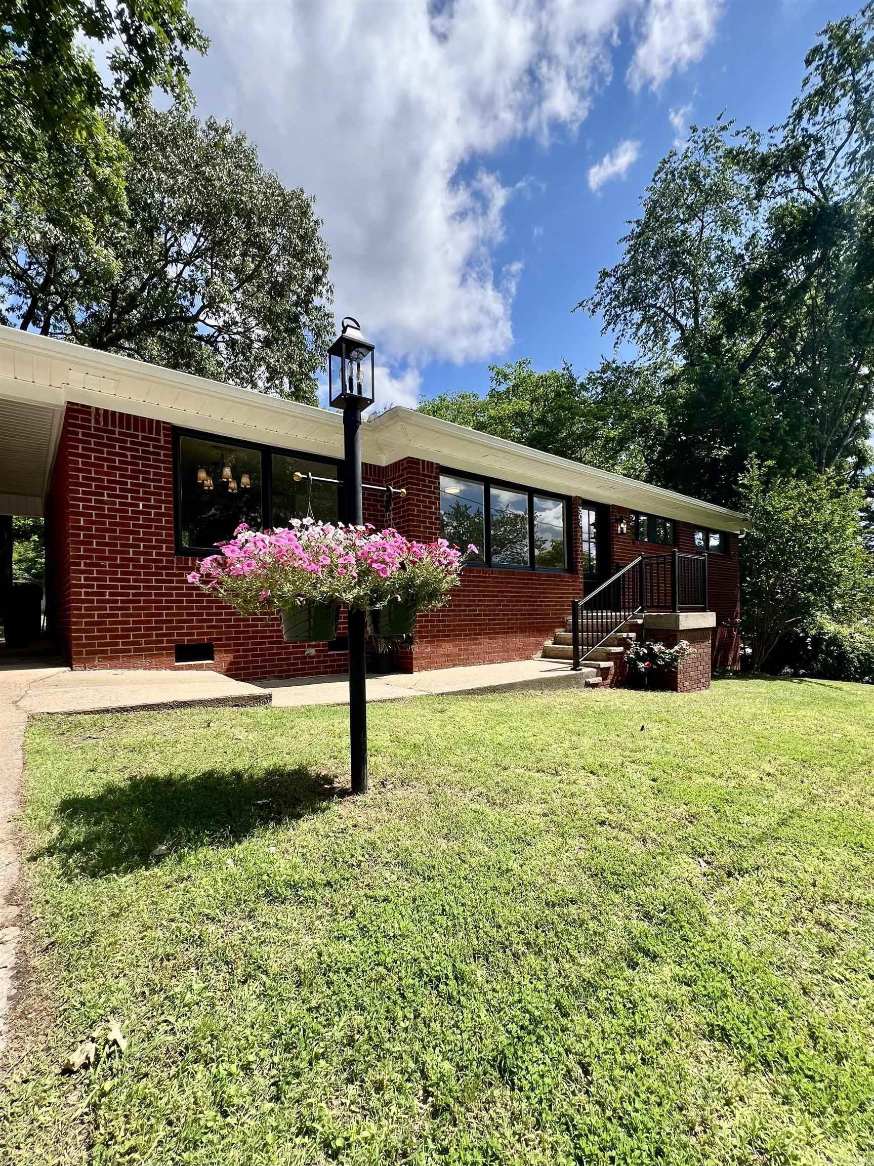 506 W Clinton  Heber Springs, AR