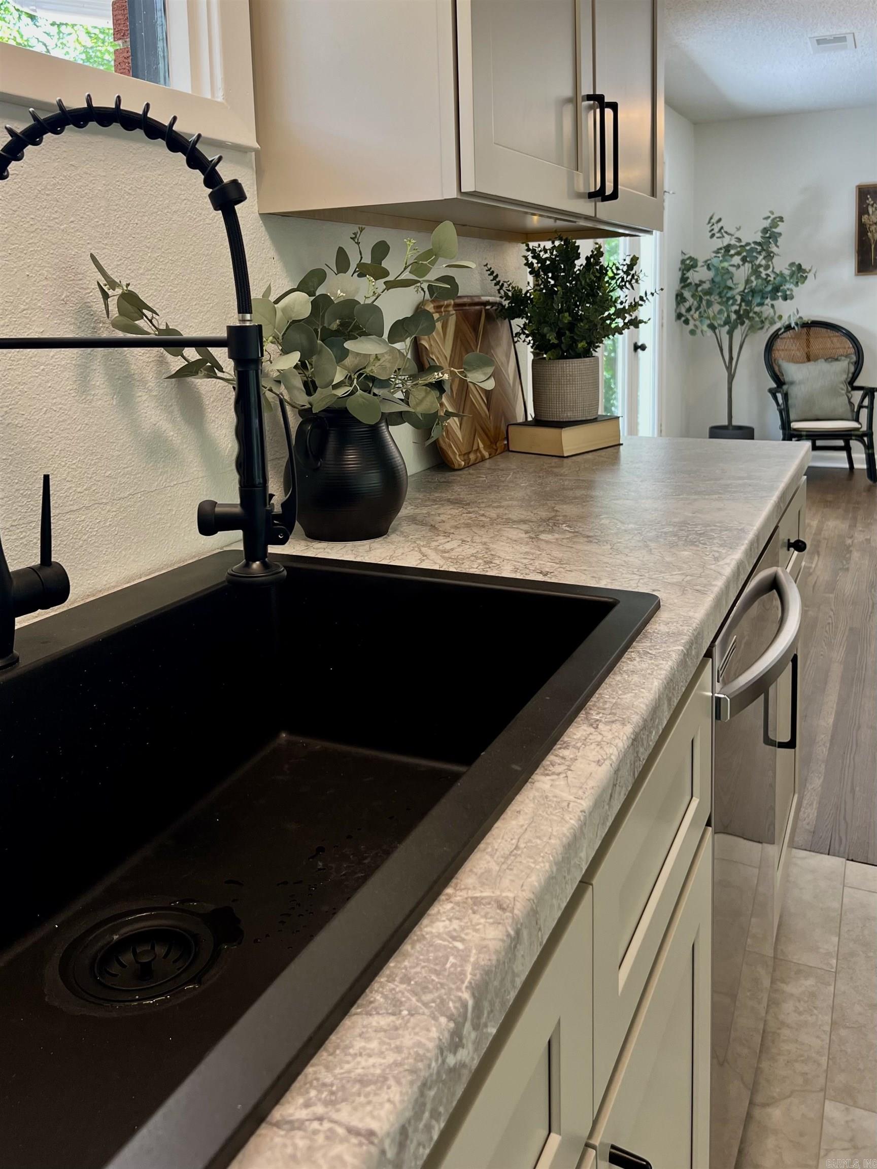 506 W Clinton  Heber Springs, AR