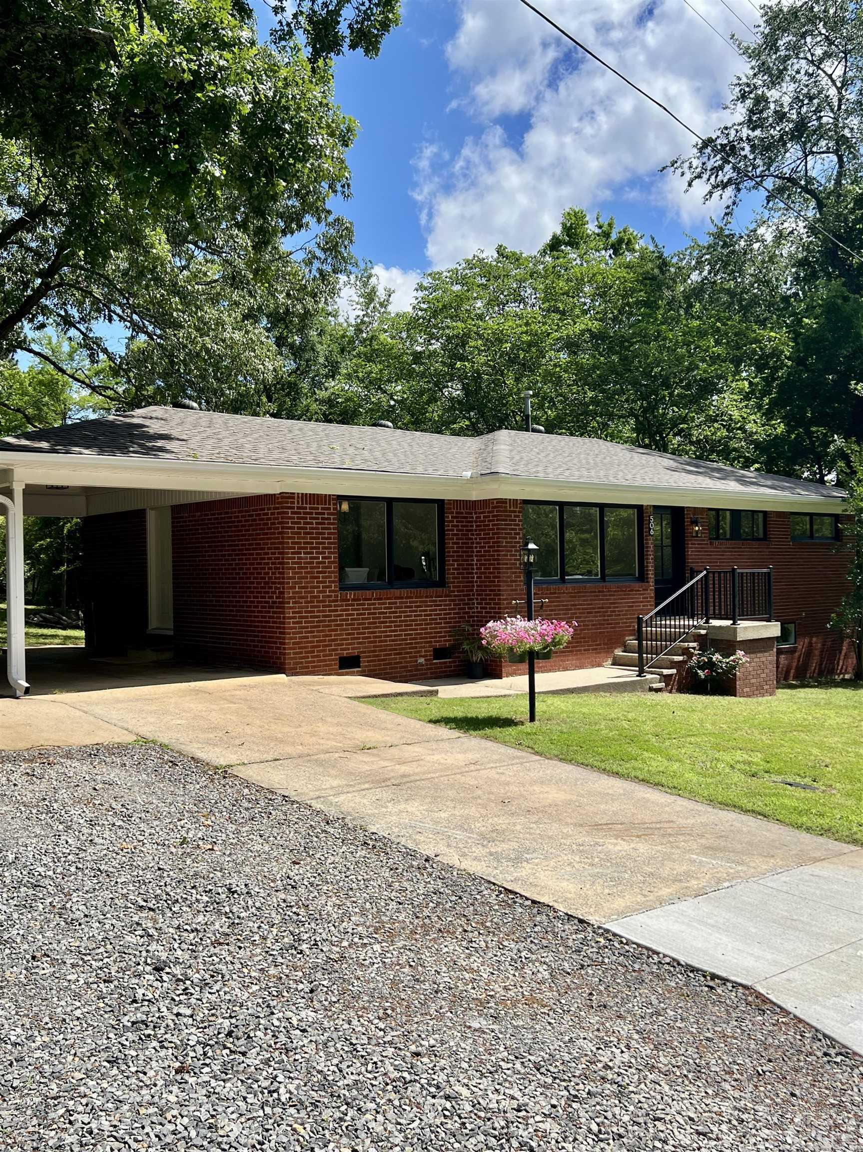 506 W Clinton  Heber Springs, AR