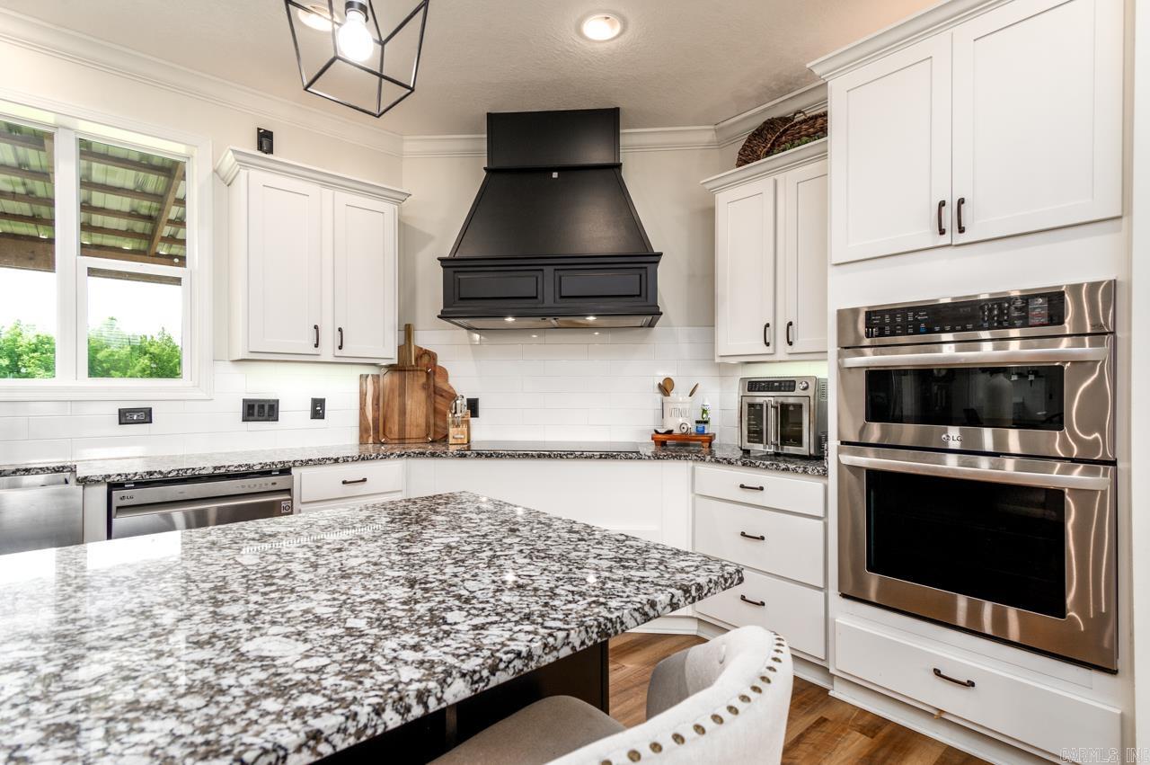 27 Autumnbrook Lane Conway, AR 72032