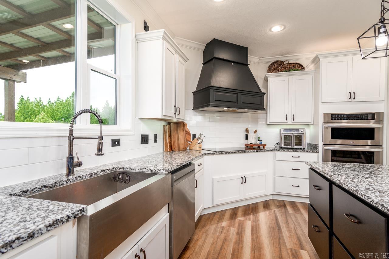 27 Autumnbrook Lane Conway, AR 72032