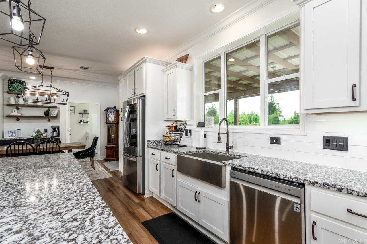 27 Autumnbrook Lane Conway, AR 72032