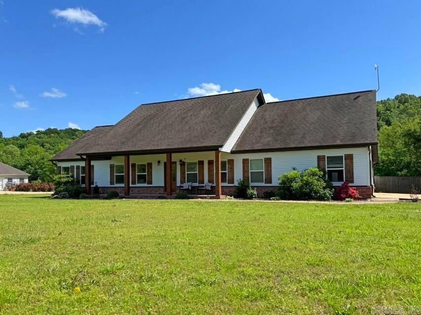 10 Four Oaks Lane