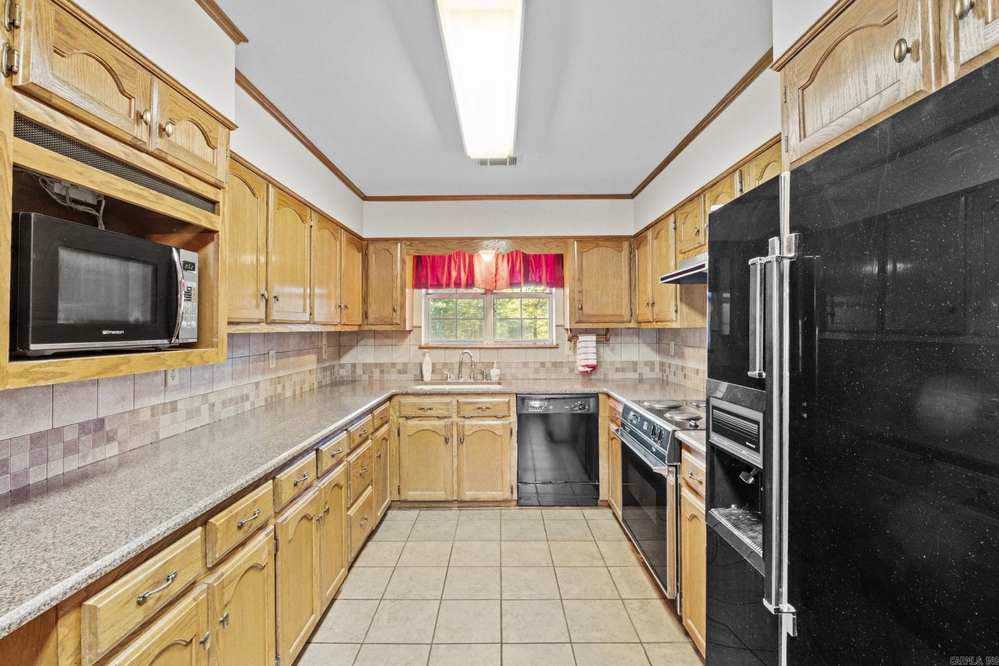 204  Pleasant Ridge Road  El Paso, AR