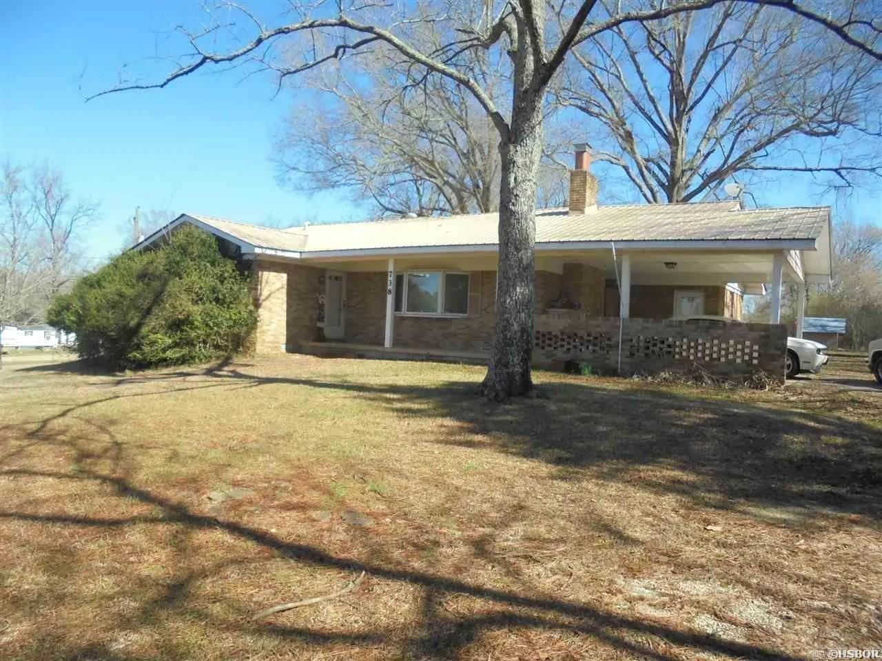 738  Pine  Amity, AR