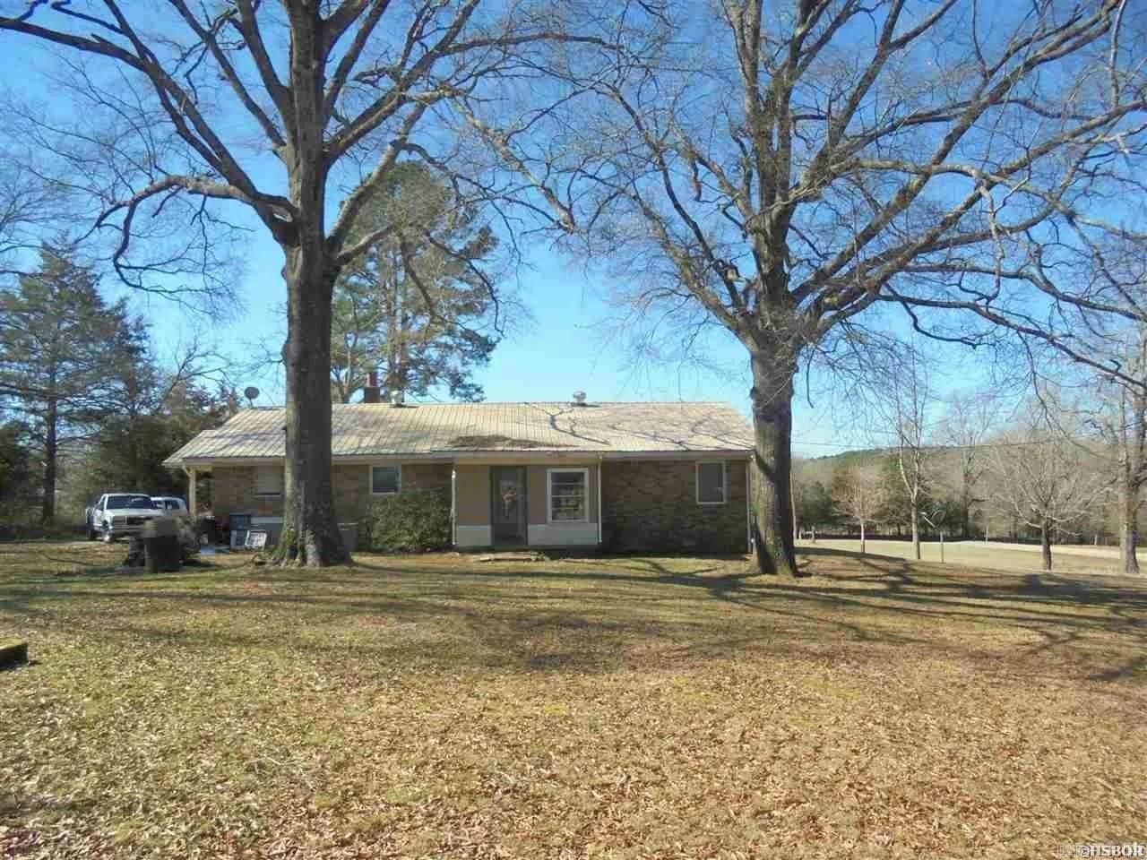 738  Pine  Amity, AR