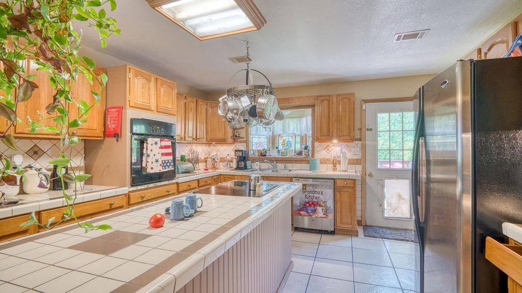 1700 Sanders Charlotte, AR 72522