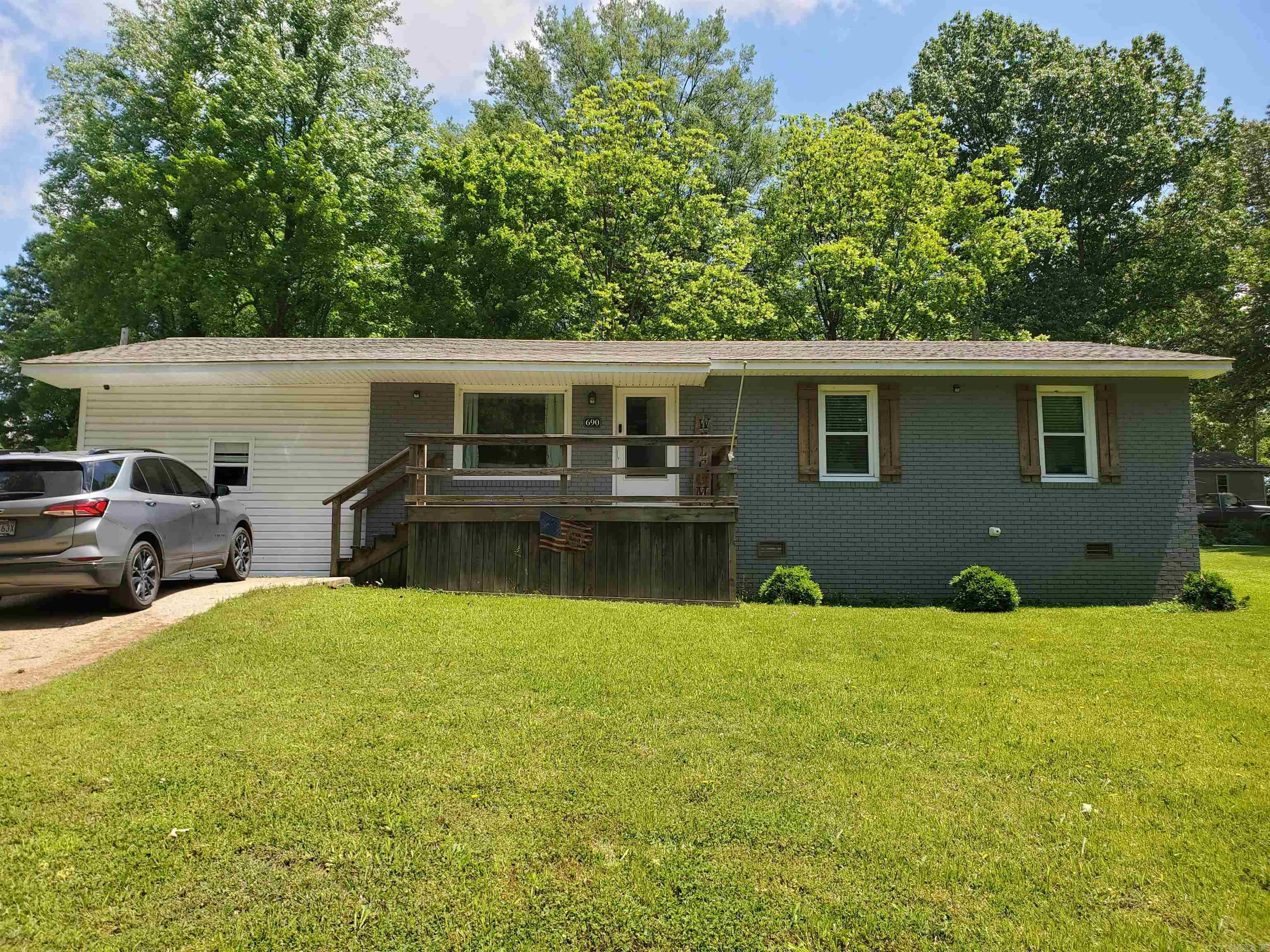 690  Redwood  Piggott, AR