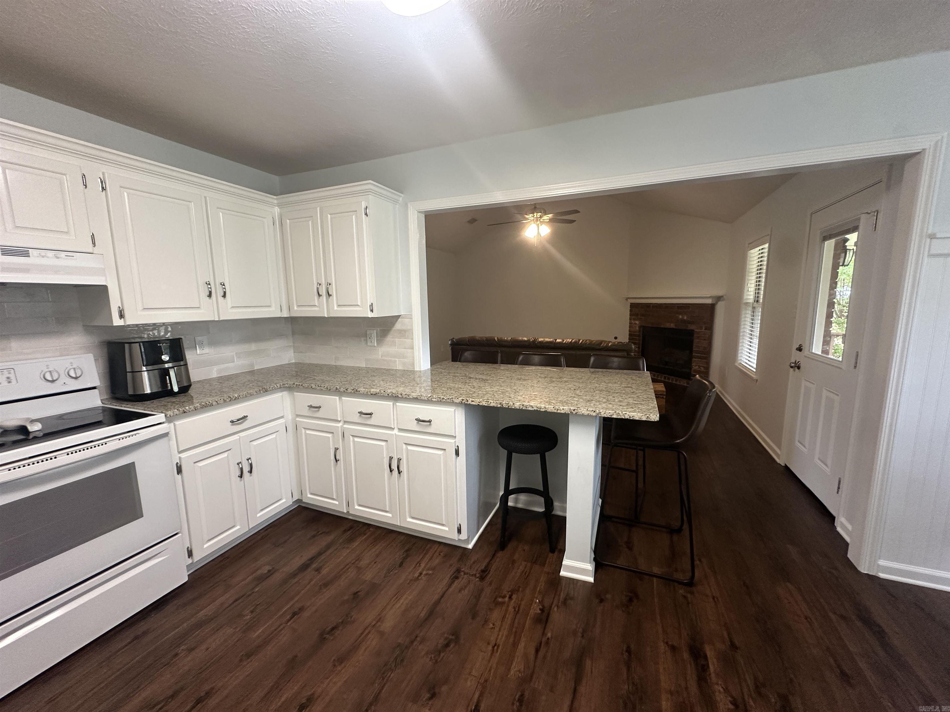 12  Gail  Cabot, AR