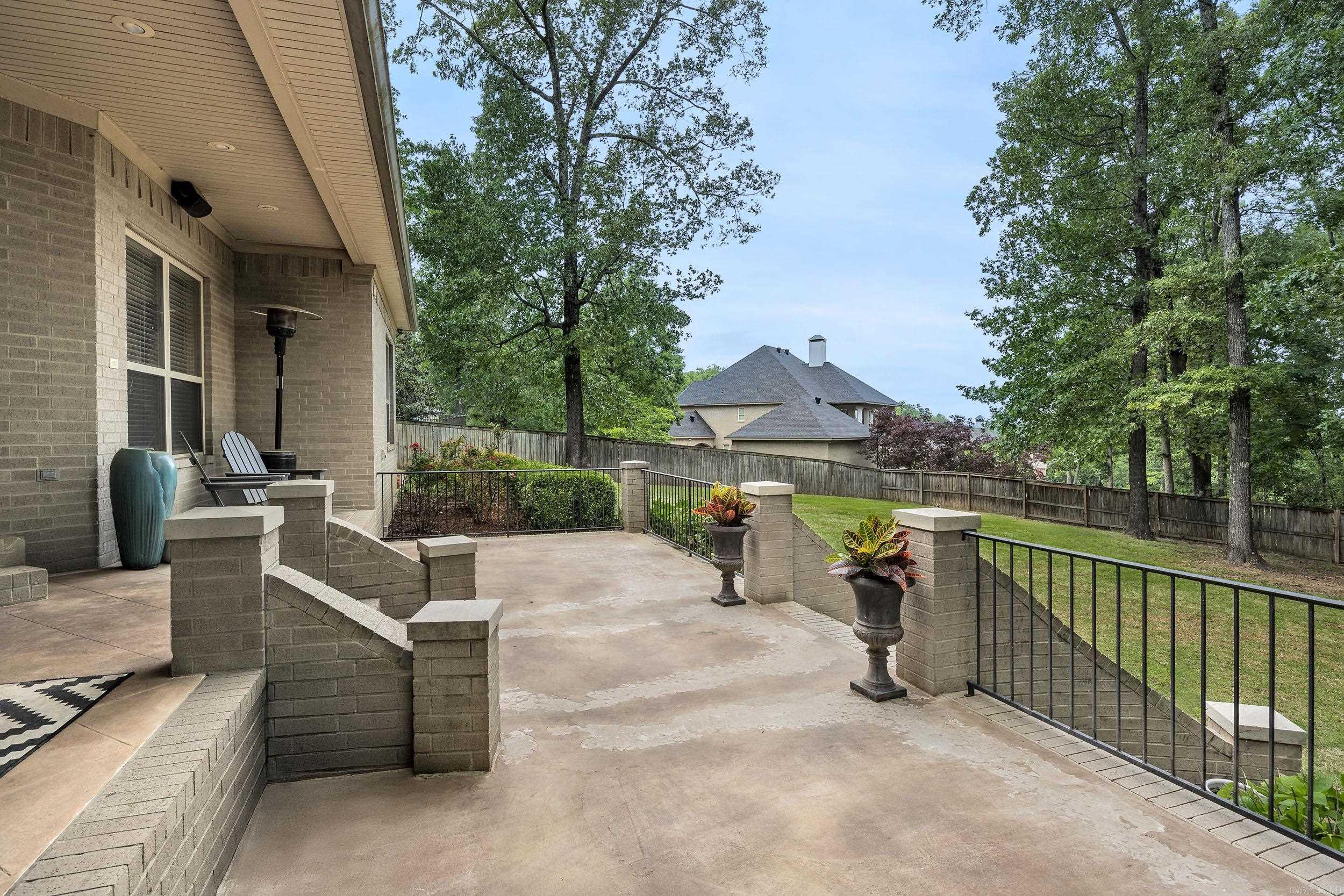 126  Manitou  Maumelle, AR