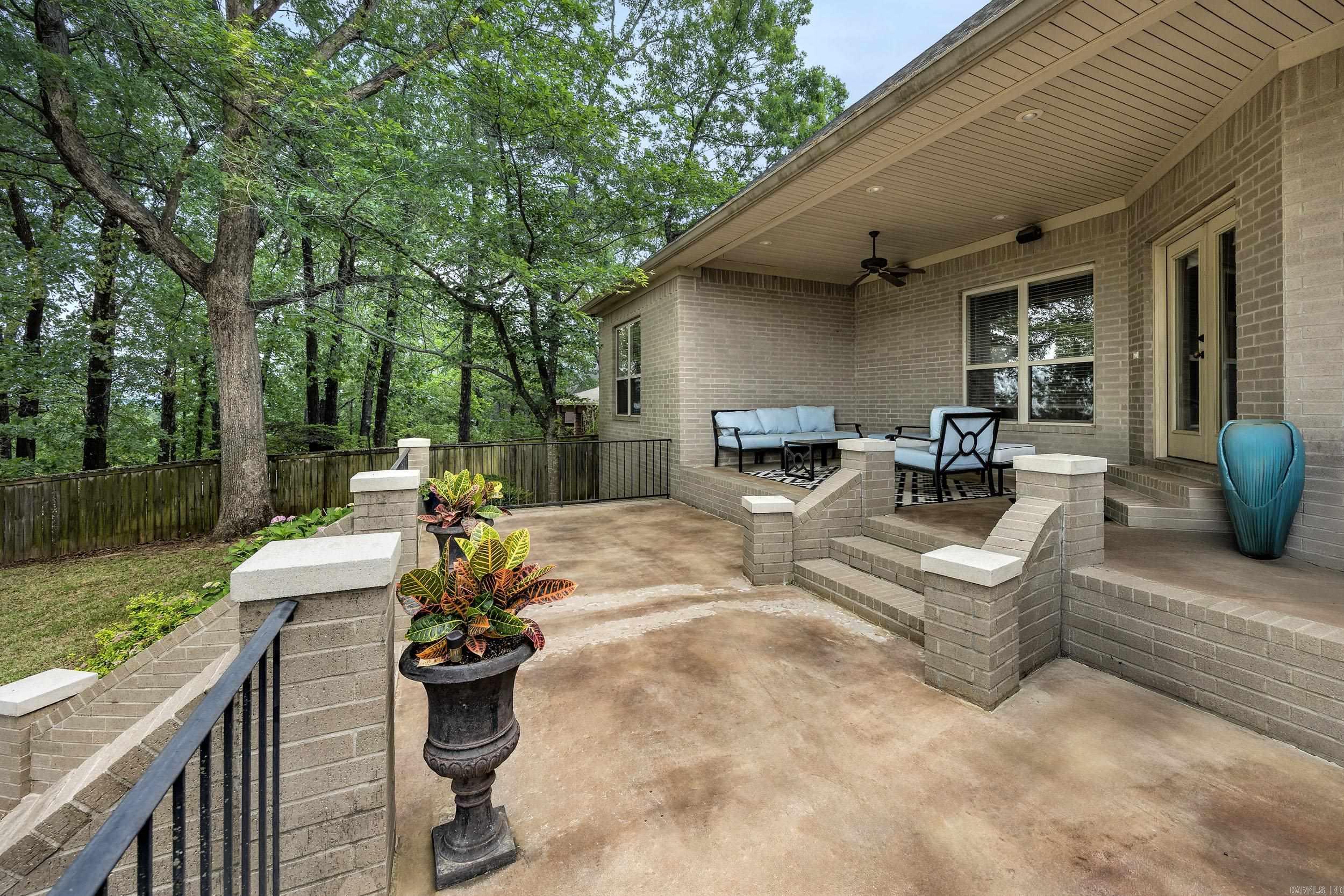 126  Manitou  Maumelle, AR