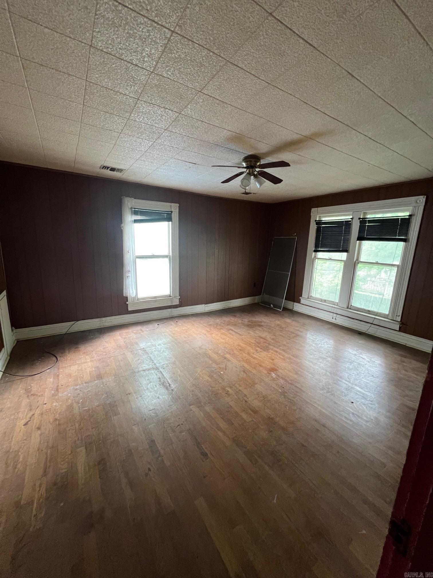401  S Leslie  Stuttgart, AR