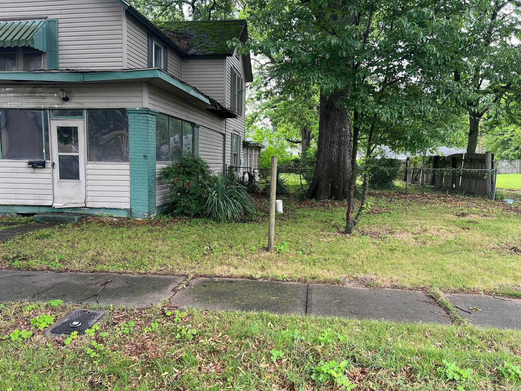 401  S Leslie  Stuttgart, AR