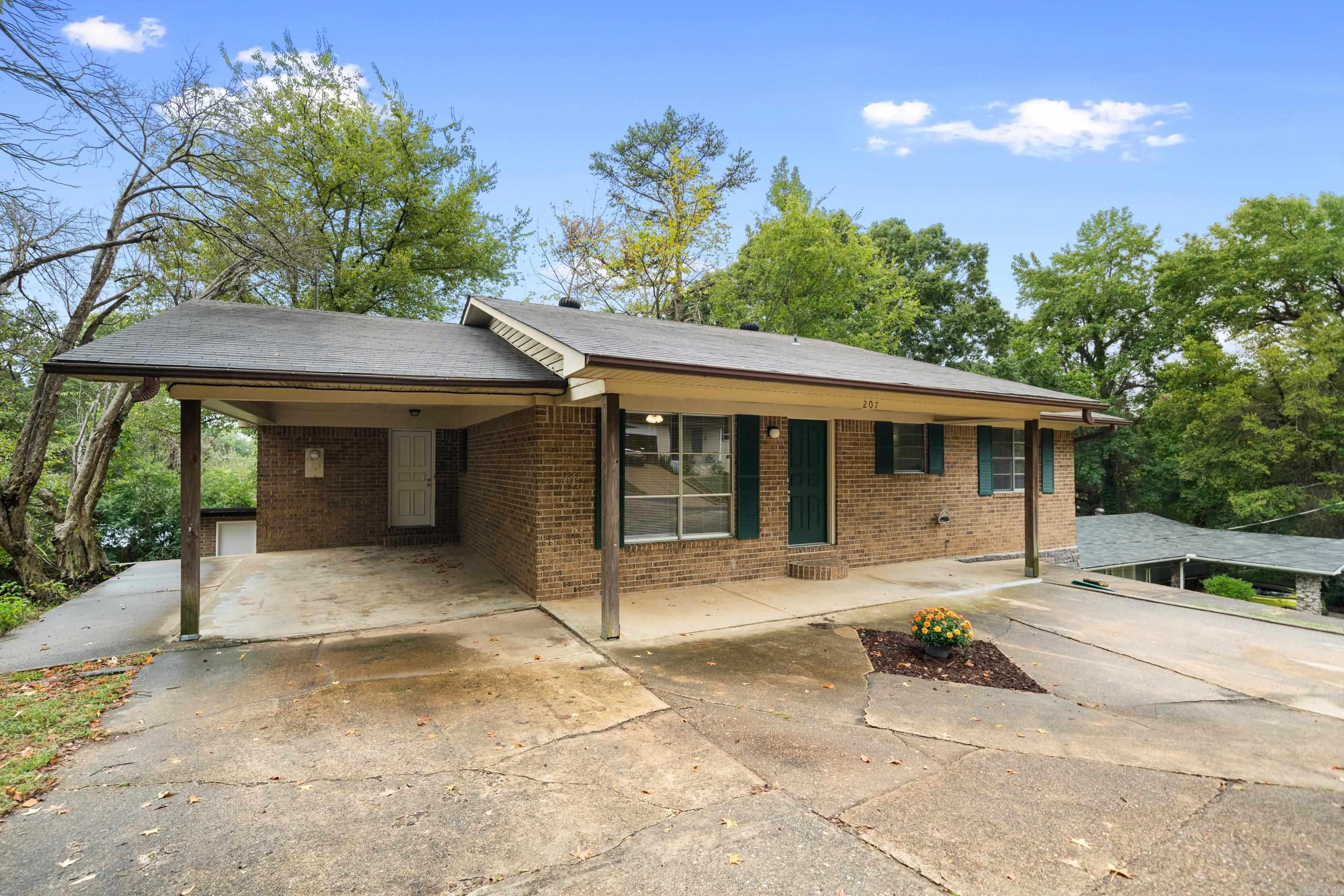 207  Hyacinth  Hot Springs, AR