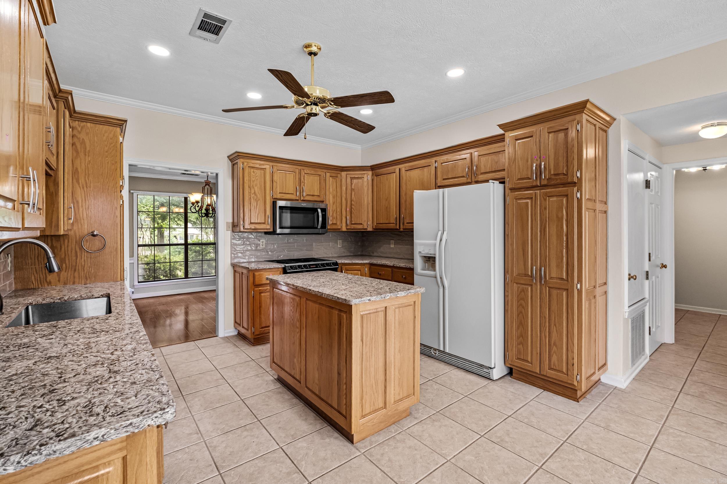 3  Cove  Maumelle, AR