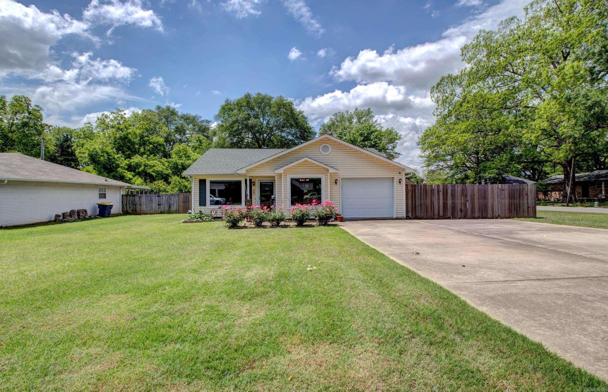 501 E Elm