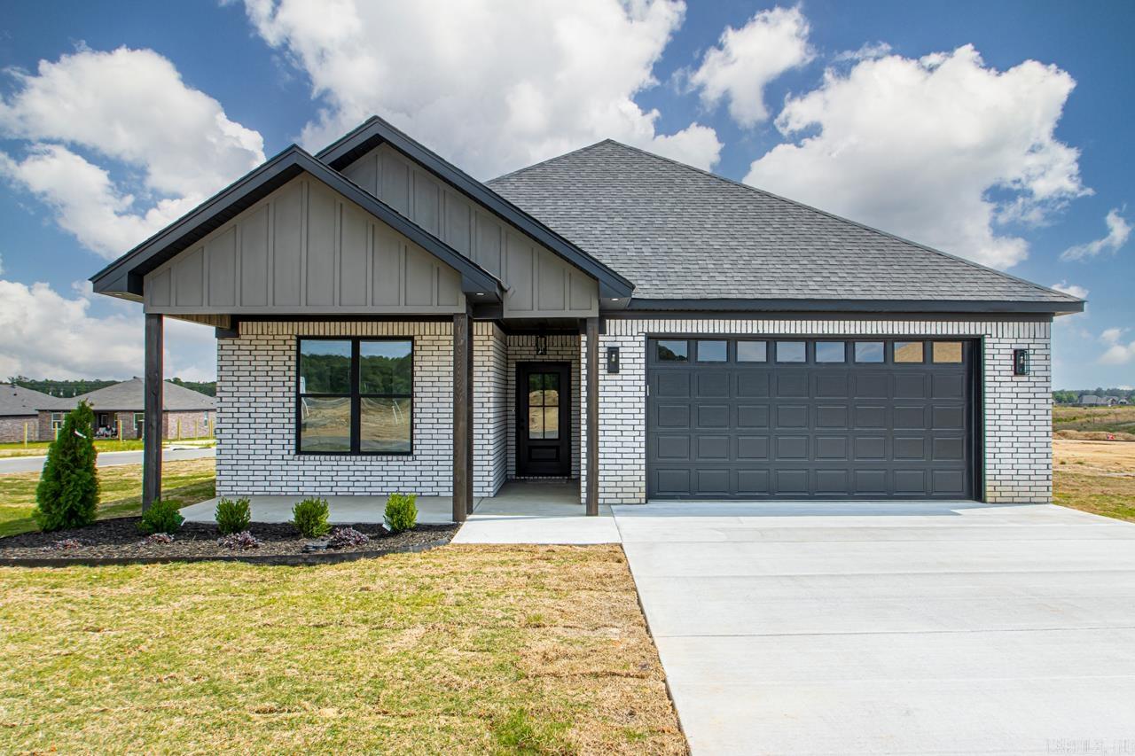 101  Kelton  Hensley, AR