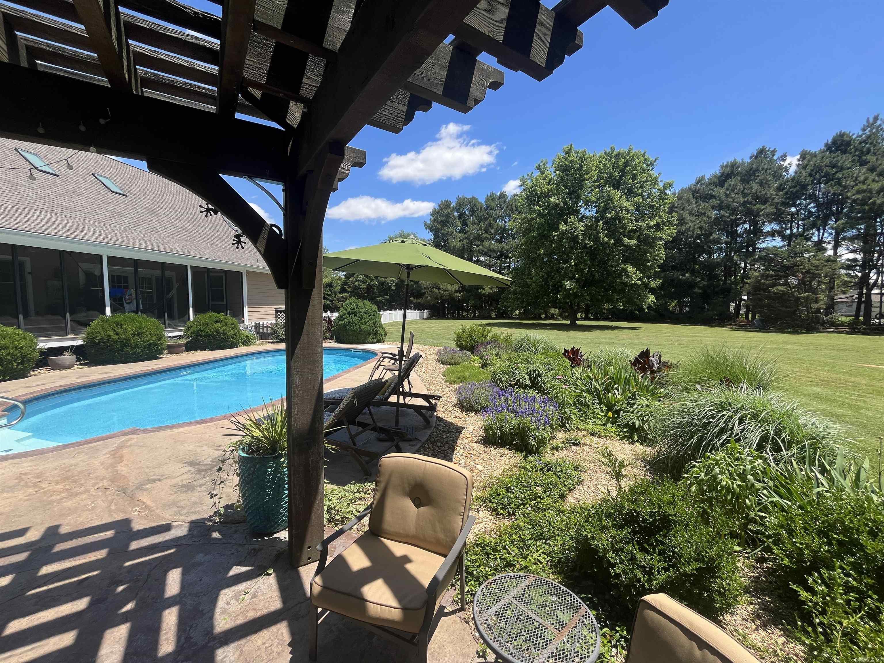 7500  Bayou Drive  Scott, AR