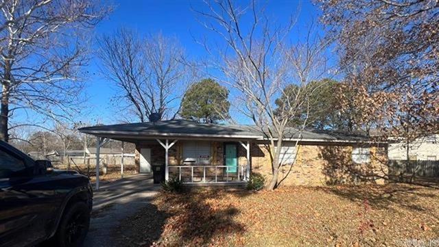 550 N 2nd  Ward, AR