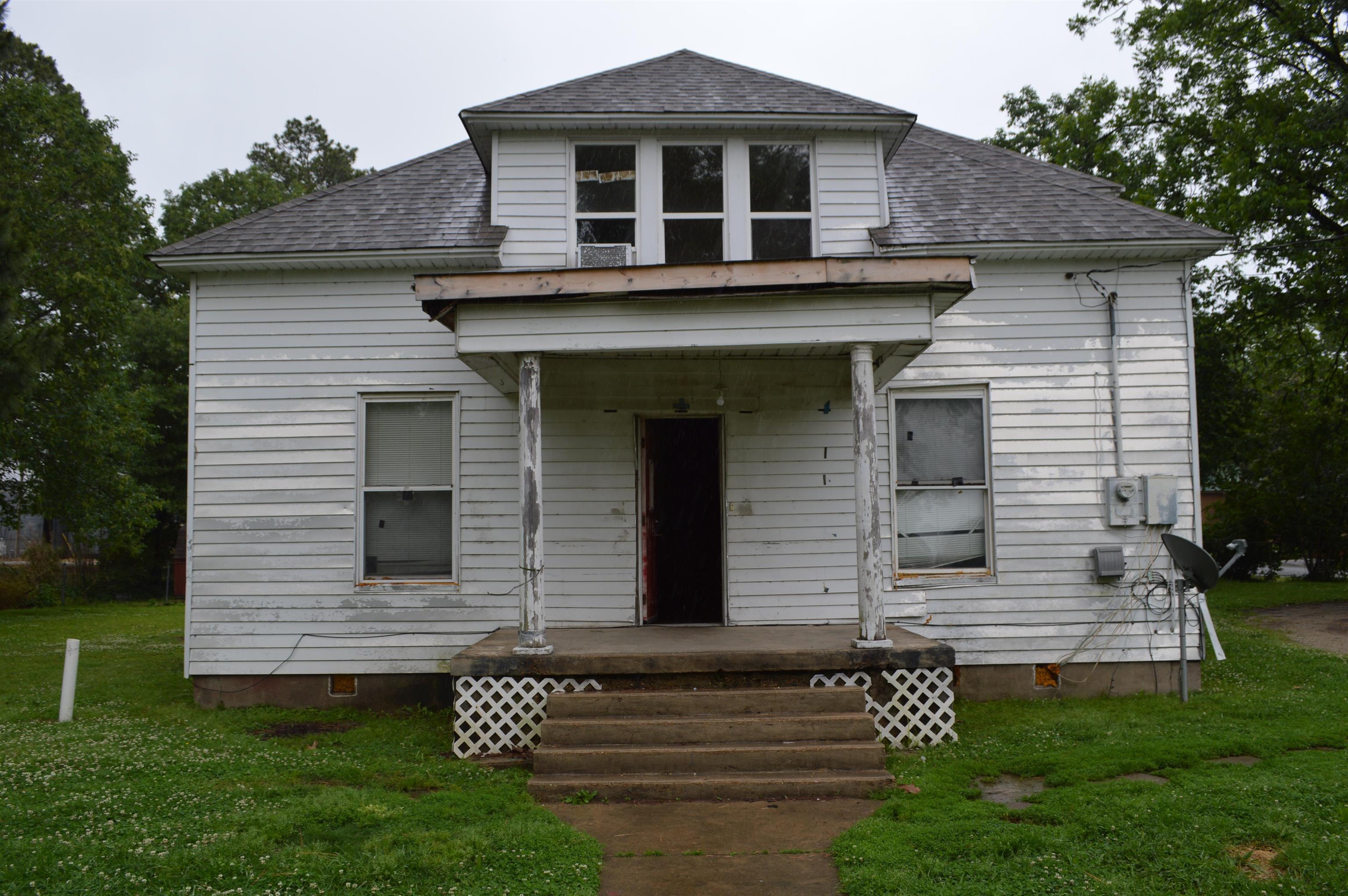 300 N Cole  Harrisburg, AR