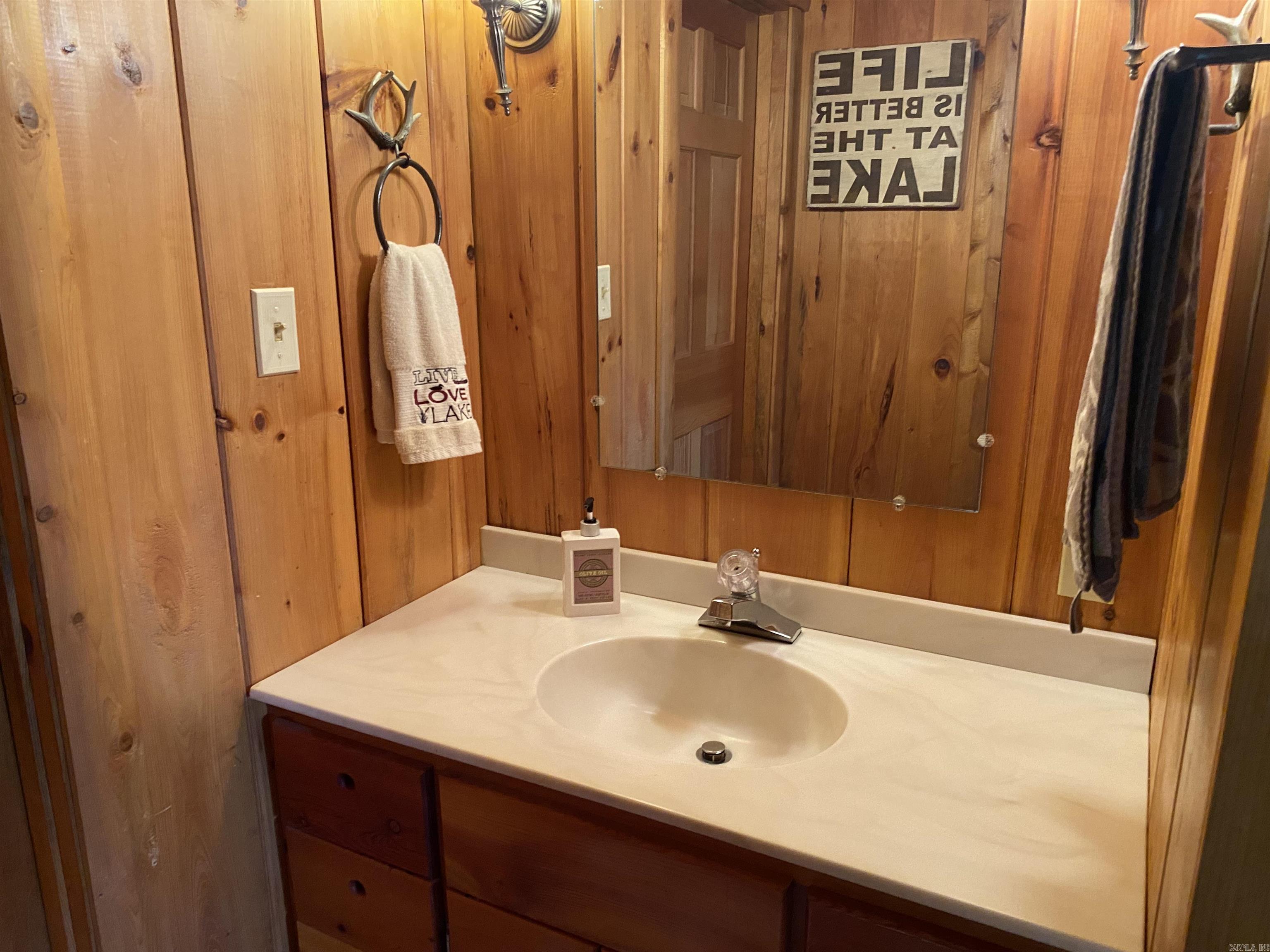 760  Davidson  Greers Ferry, AR