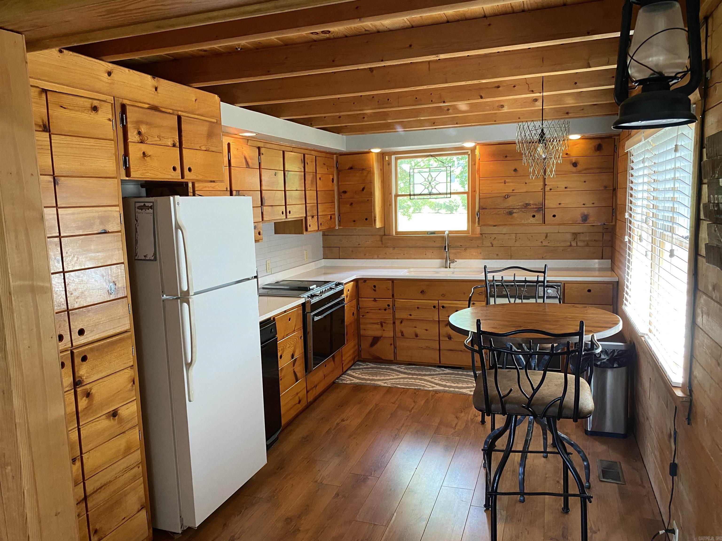 760  Davidson  Greers Ferry, AR