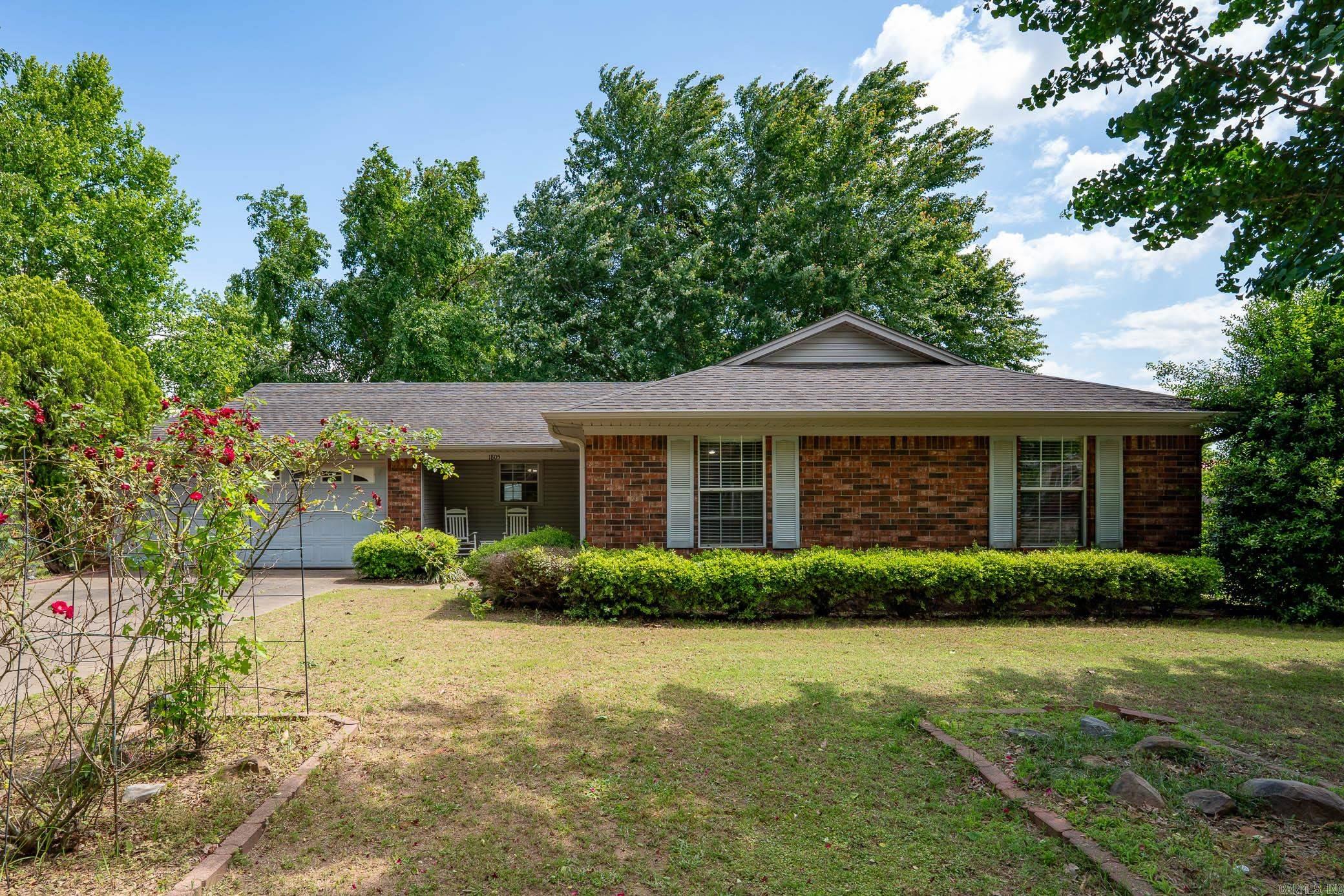 1805 Applewood Cove
