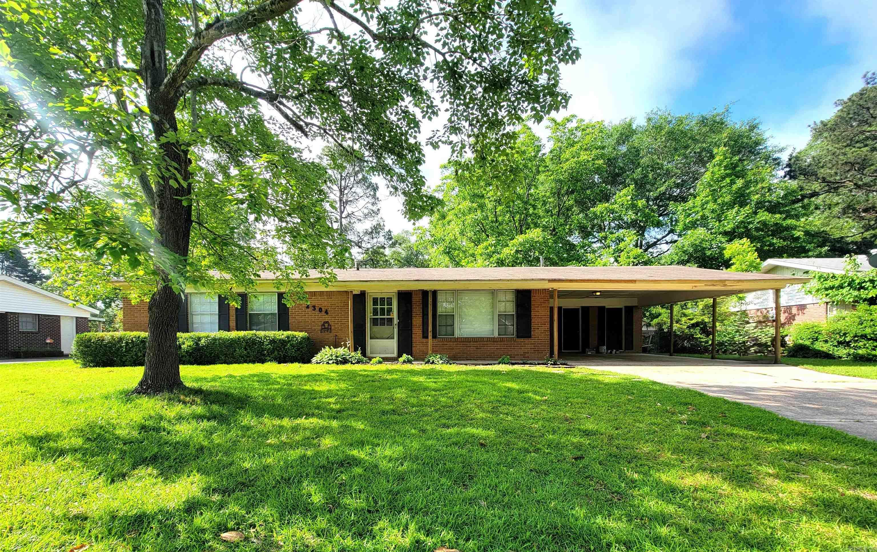2304 W 47  Pine Bluff, AR