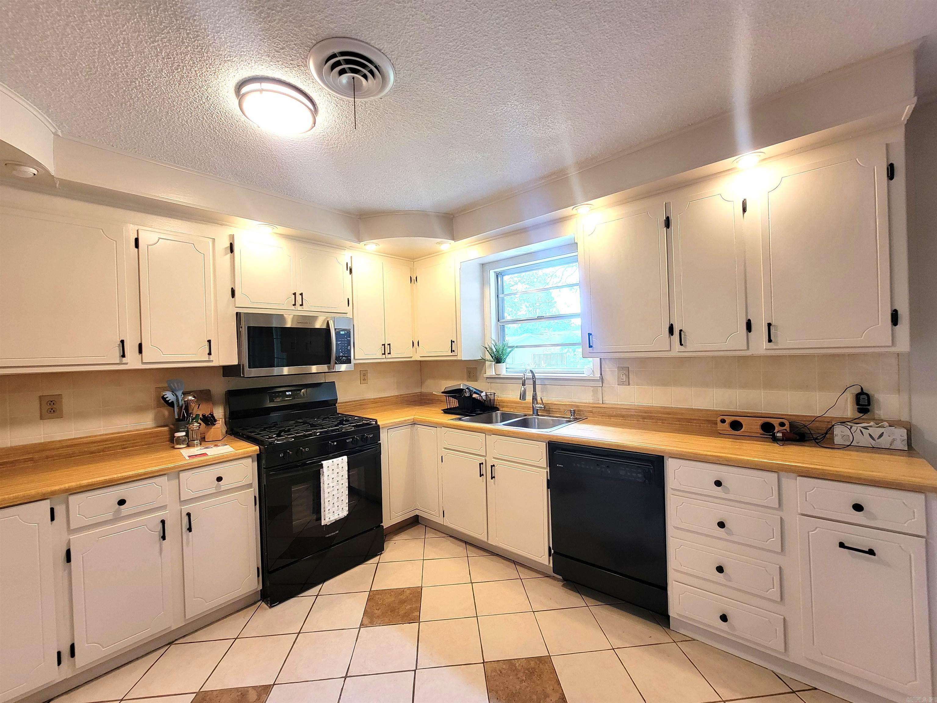 2304 W 47  Pine Bluff, AR