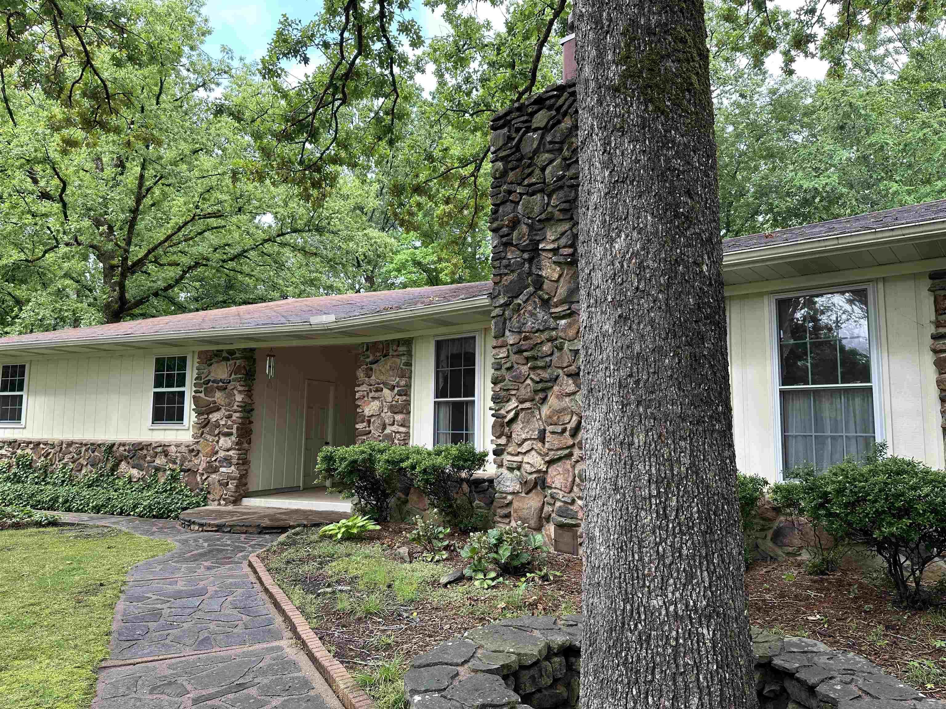 6 GREENBRIER Lane Conway, AR 72032