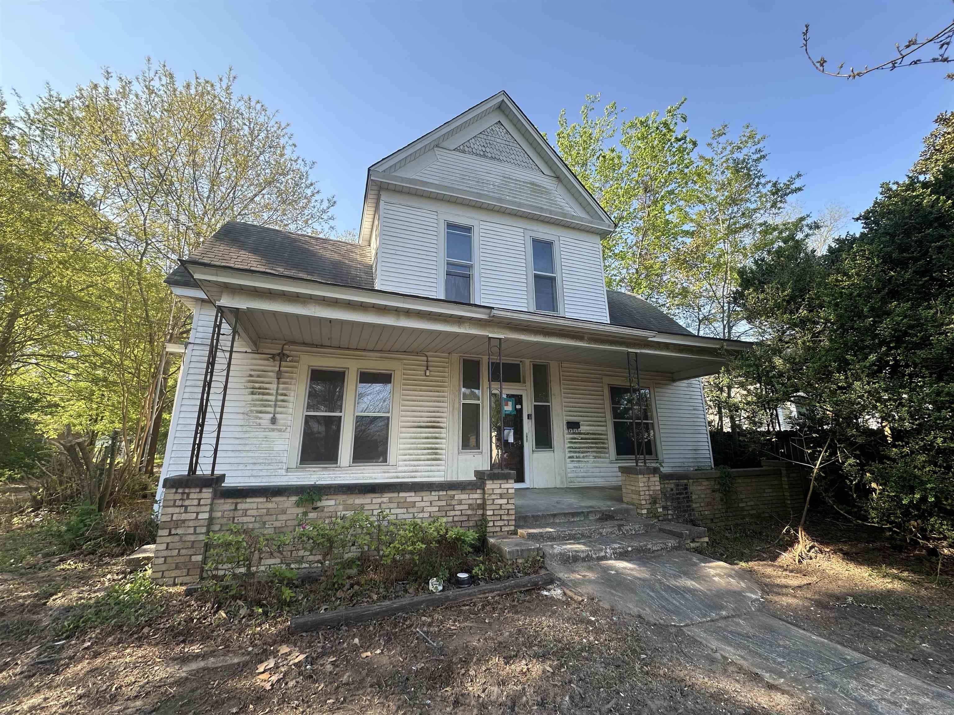 325  Pine Bluff  Malvern, AR