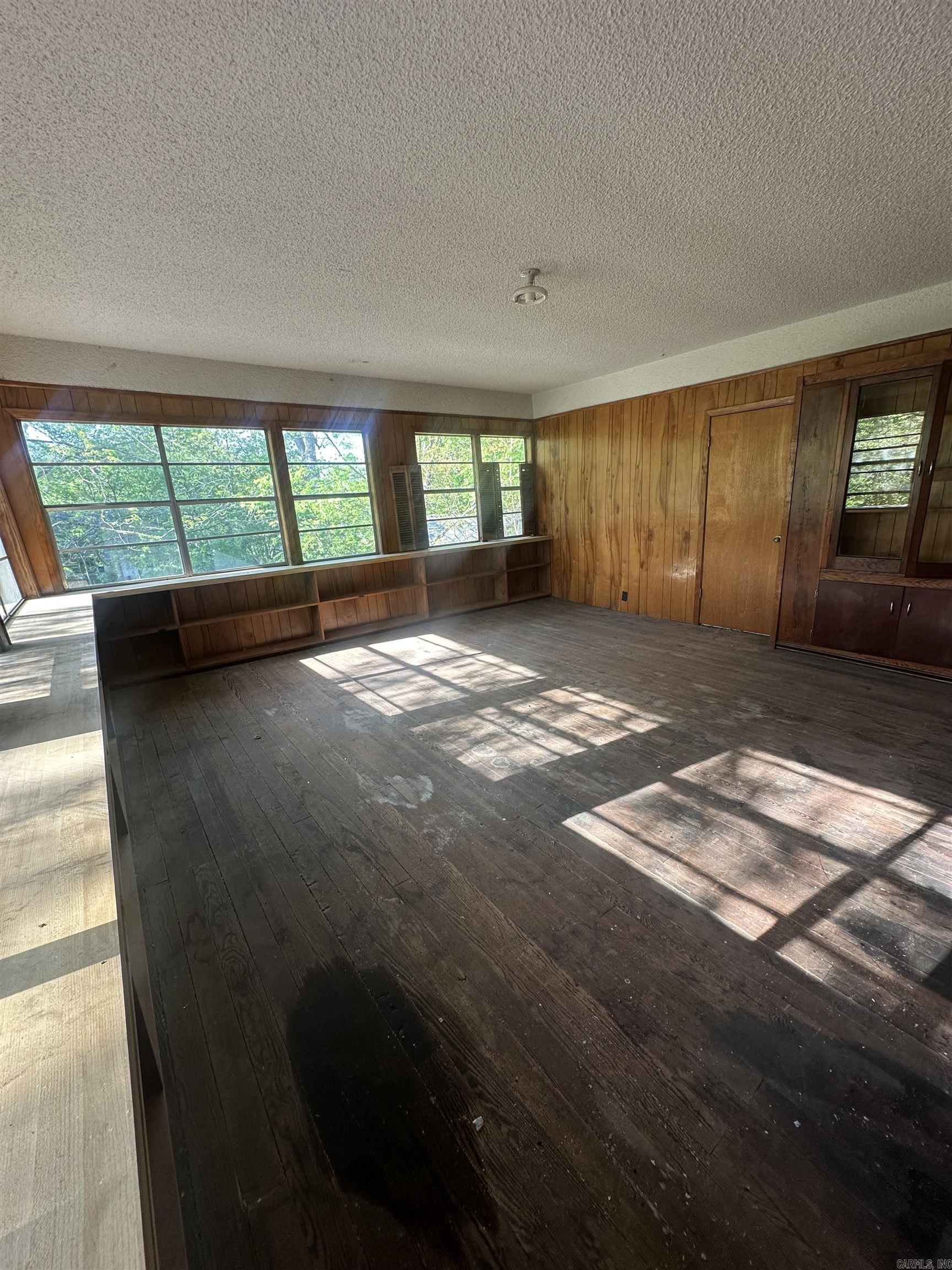 325  Pine Bluff  Malvern, AR
