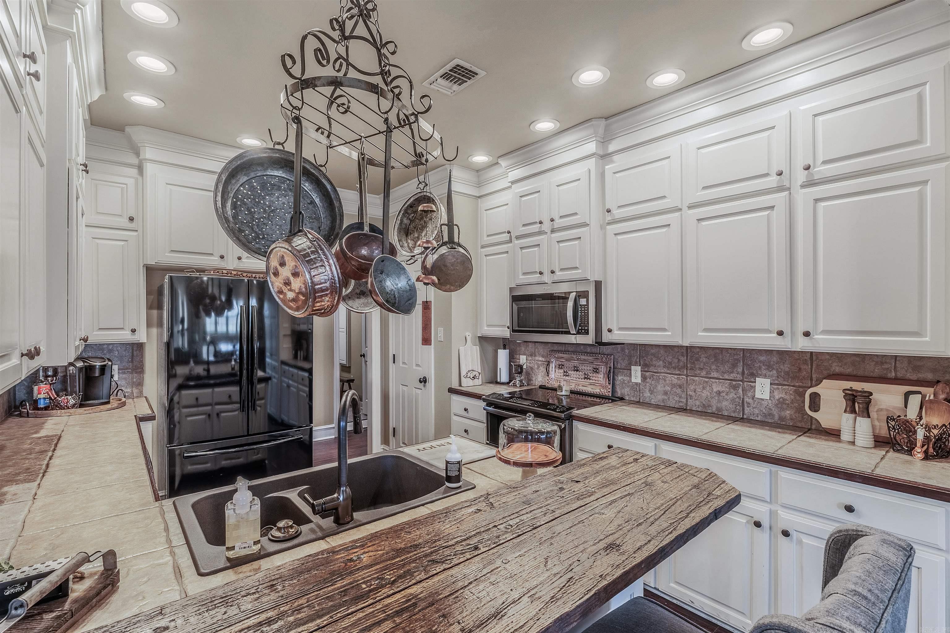 6  Stockbridge  Greenbrier, AR