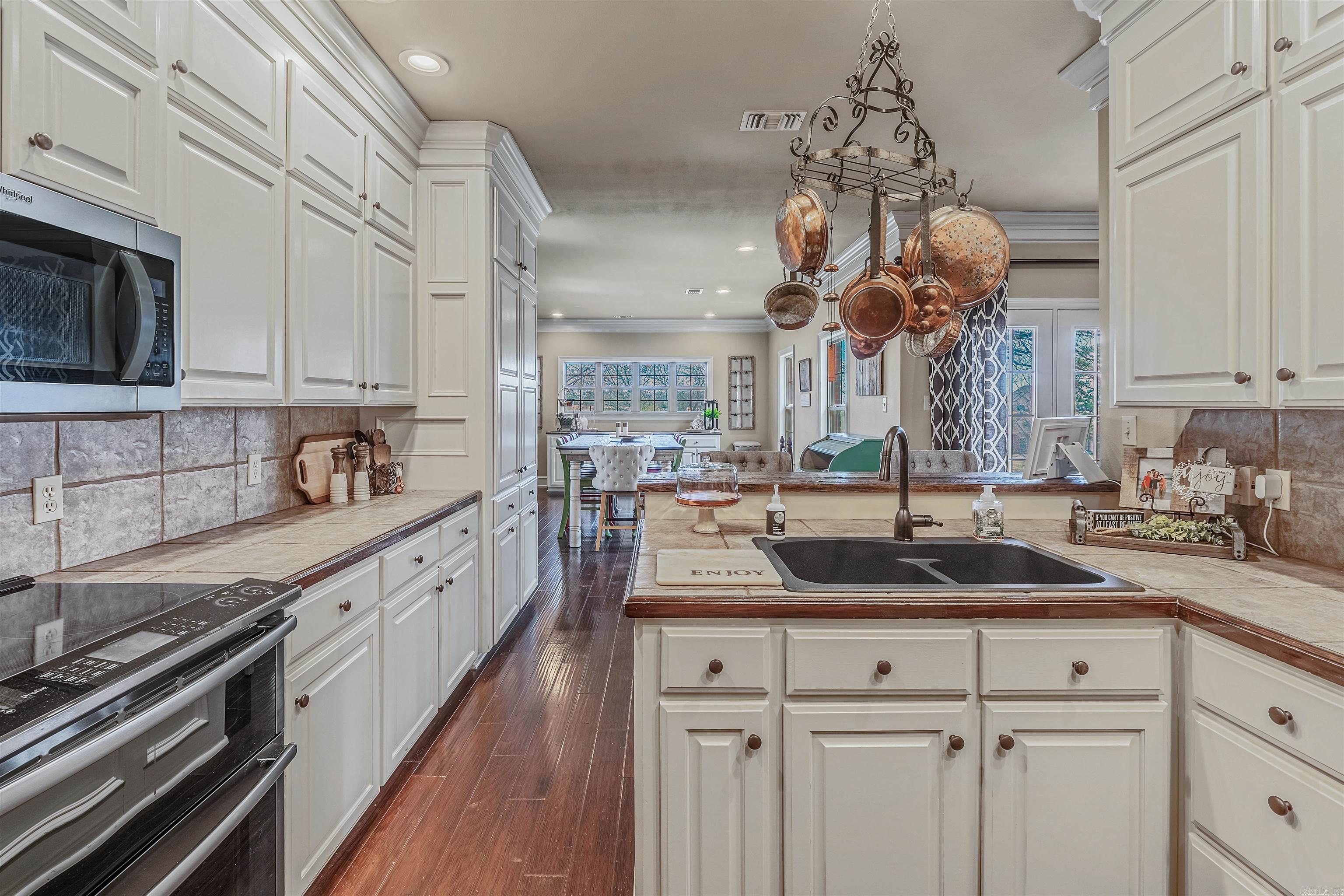 6  Stockbridge  Greenbrier, AR