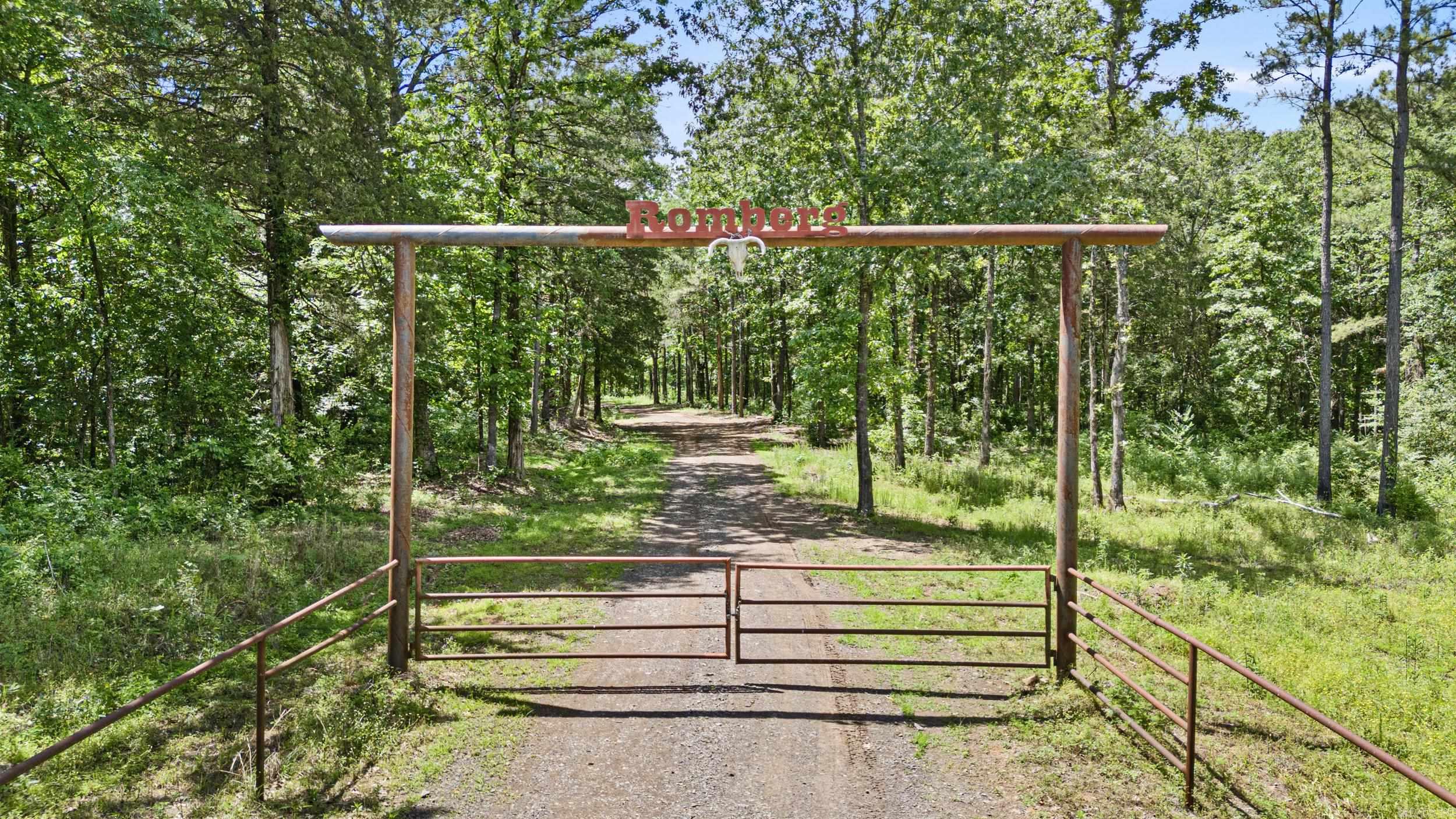 11905 E Old Bellville  Bellville, AR