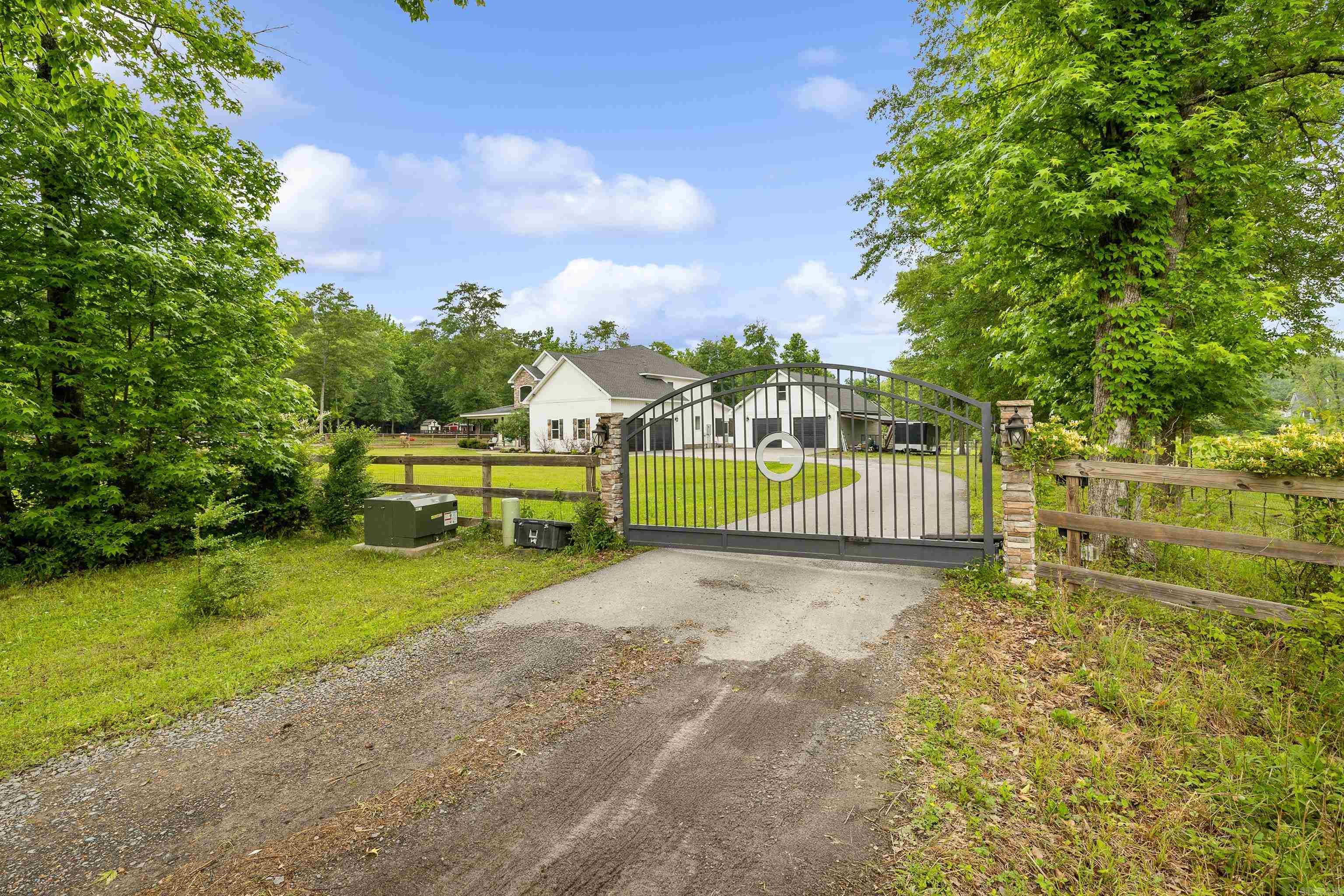 3526 Hilldale Rd Alexander, AR 72002