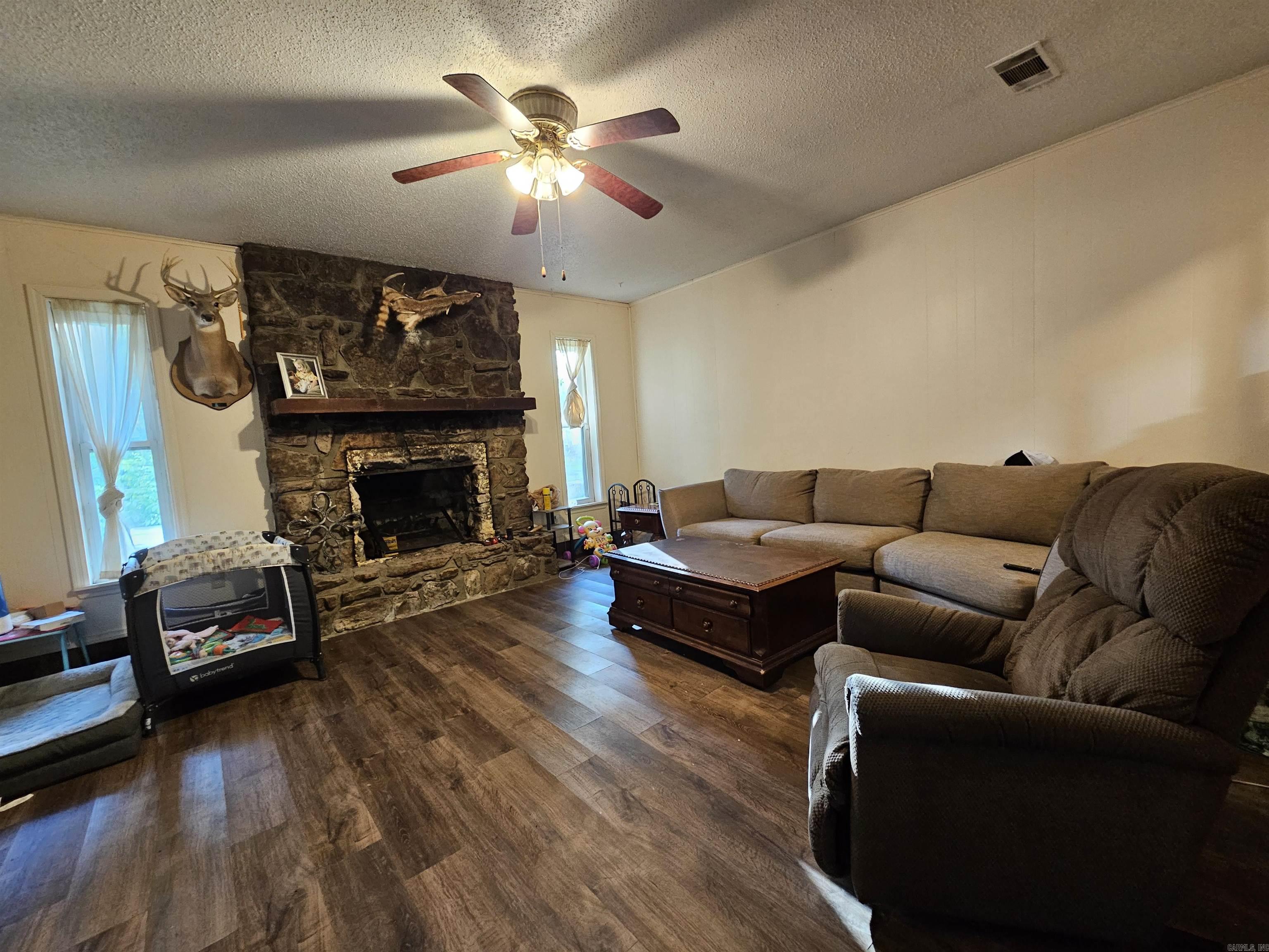 25400  Sunshine  Hensley, AR