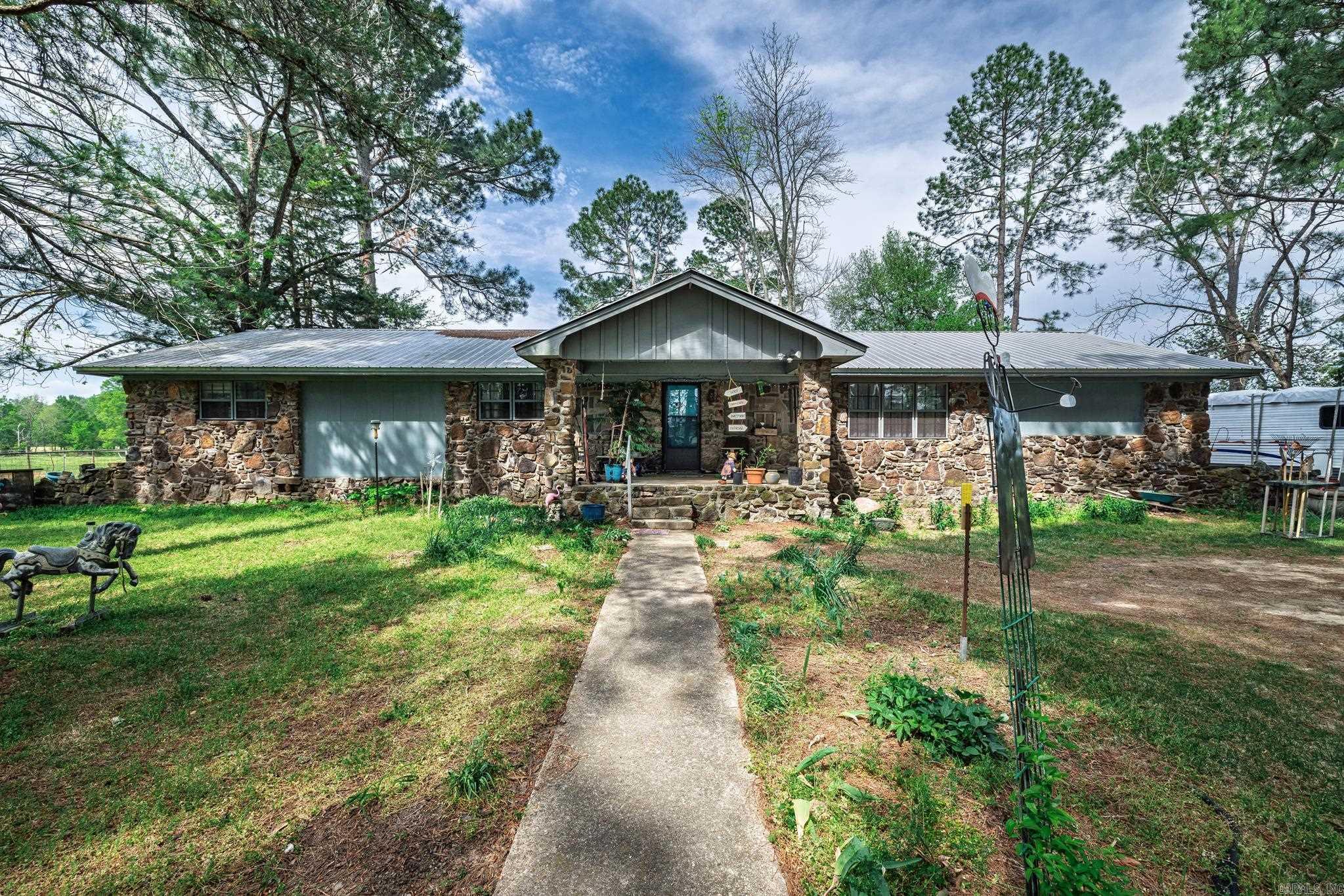 1026  Cherry Hill Loop  Perryville, AR