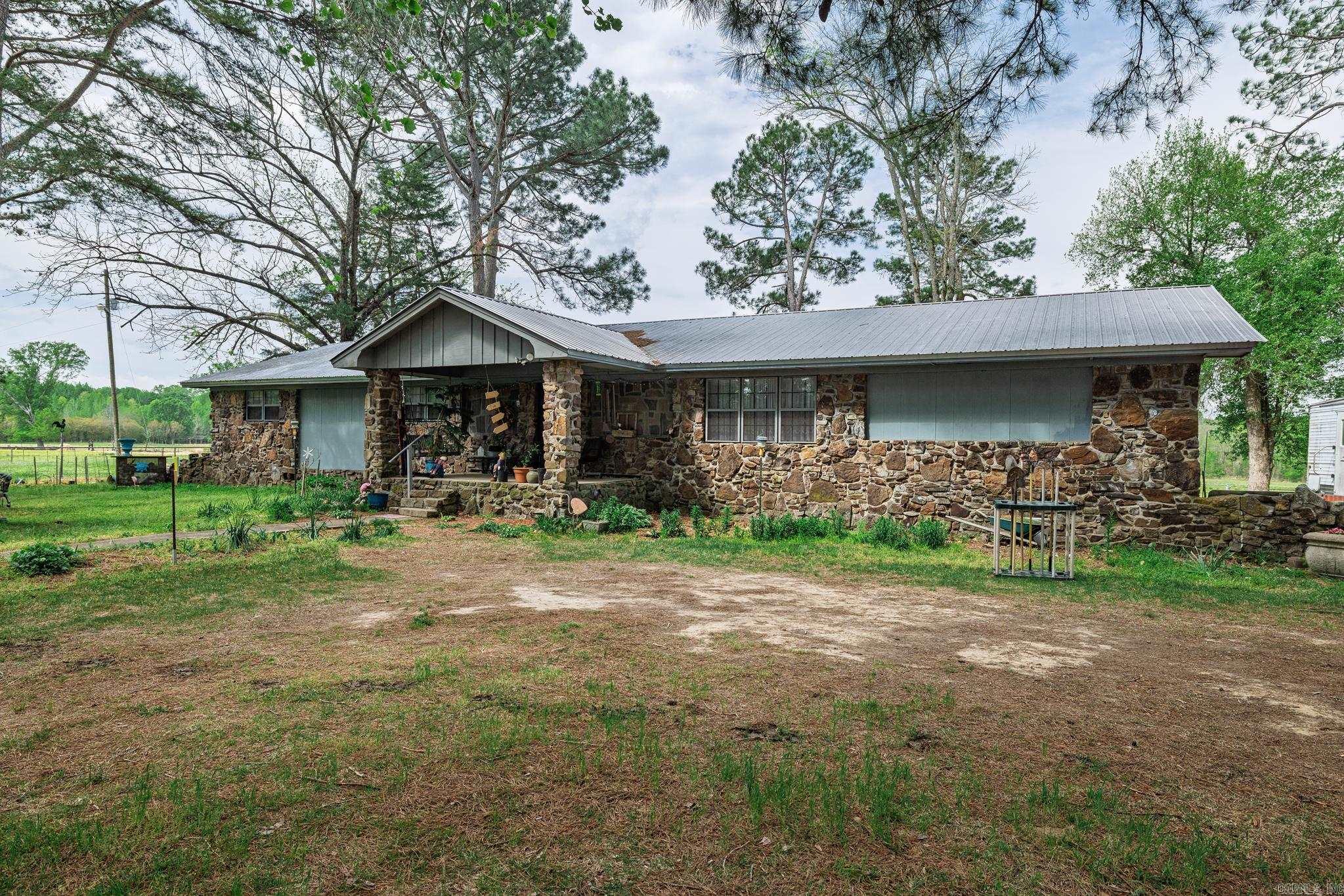 1026  Cherry Hill Loop  Perryville, AR