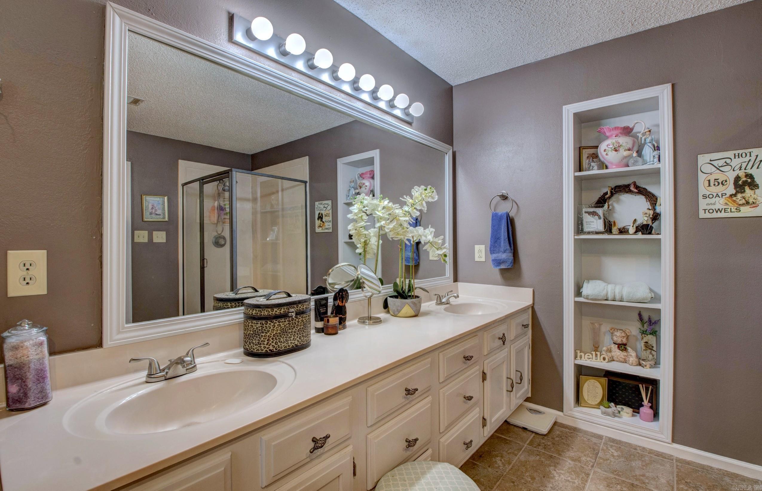 60  Vantage  Maumelle, AR