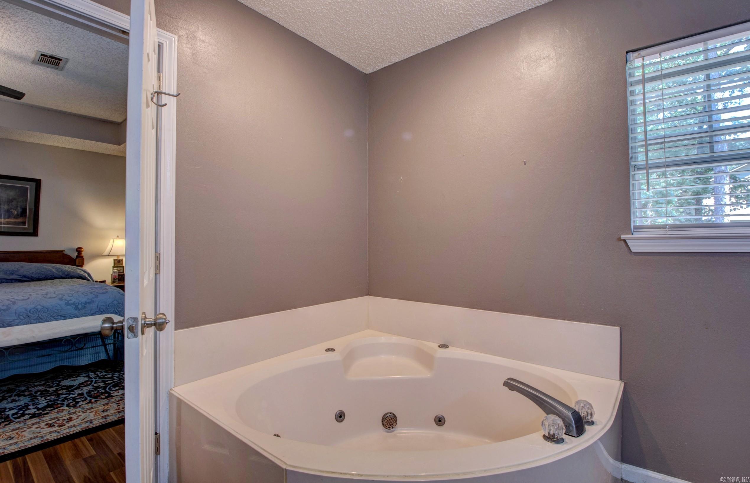 60  Vantage  Maumelle, AR