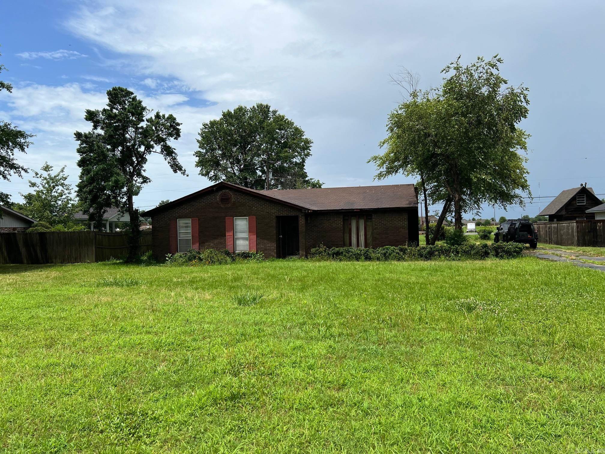 1303  21st E  Stuttgart, AR