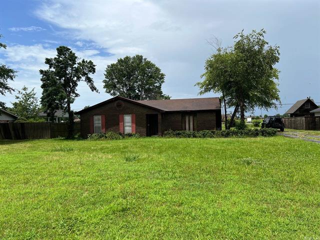 1303  21st E  Stuttgart, AR