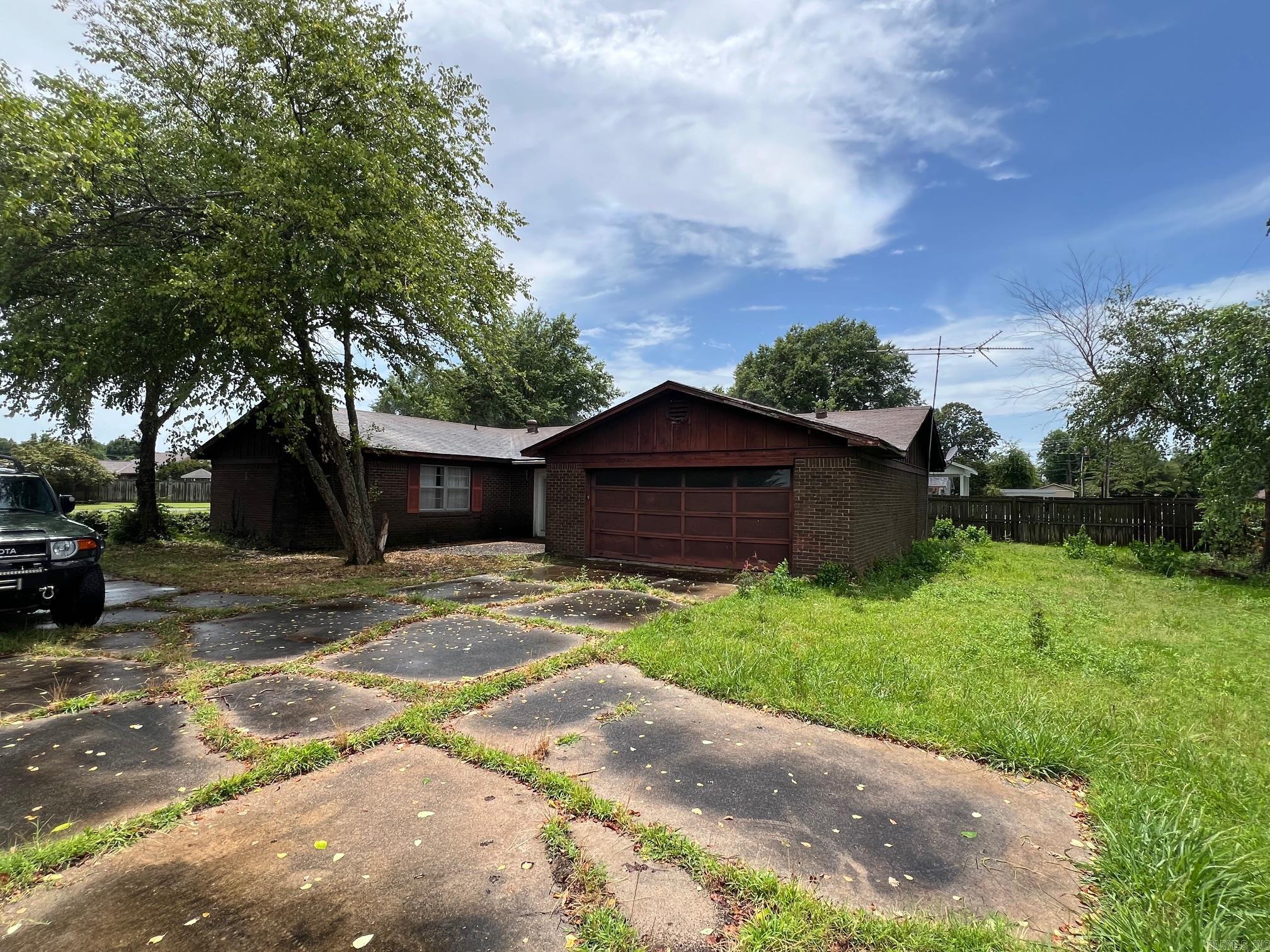 1303  21st E  Stuttgart, AR